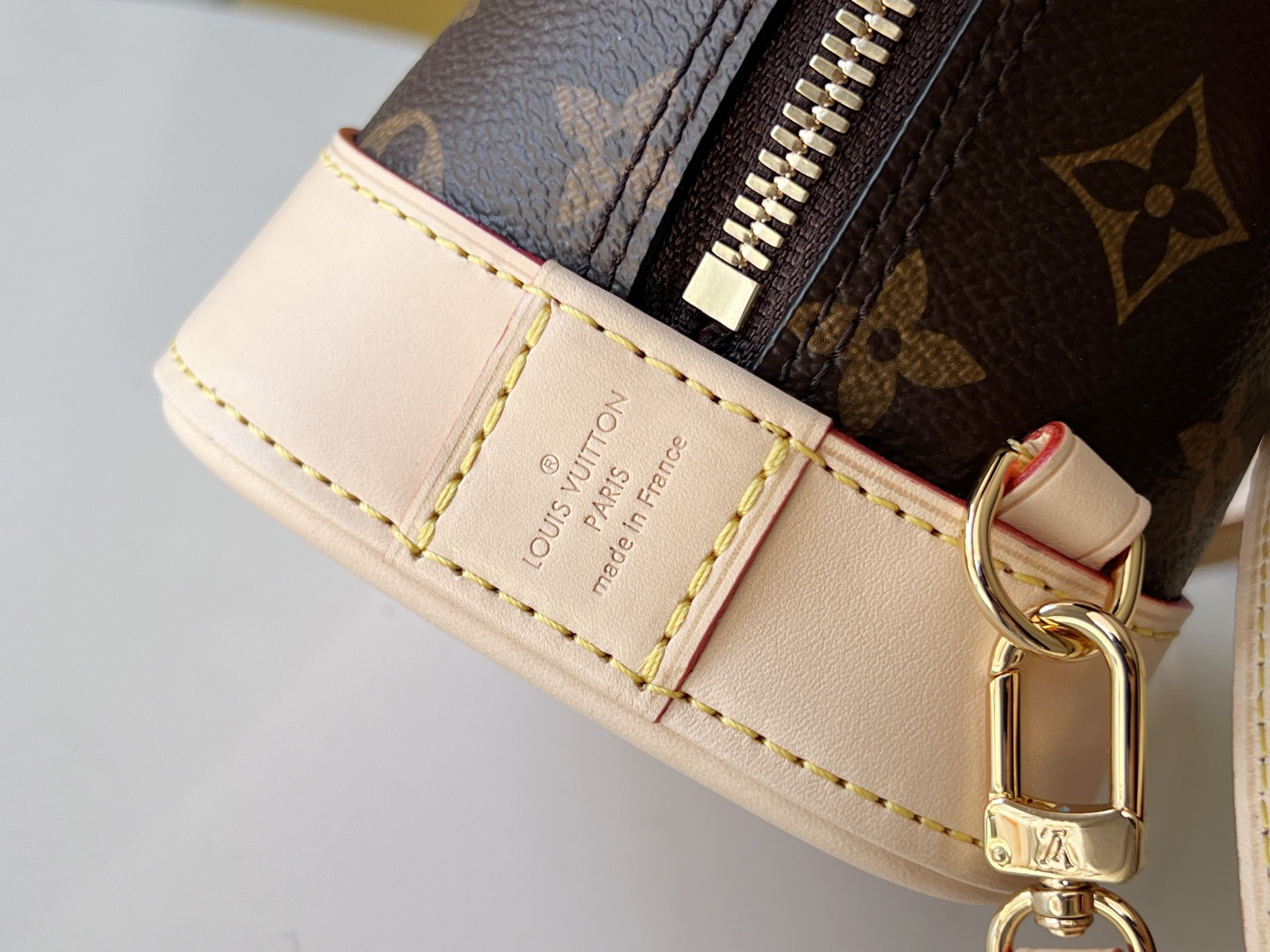 L0*is V*t0n M47132 Alma Backpack 15 x 20 x 10 cm