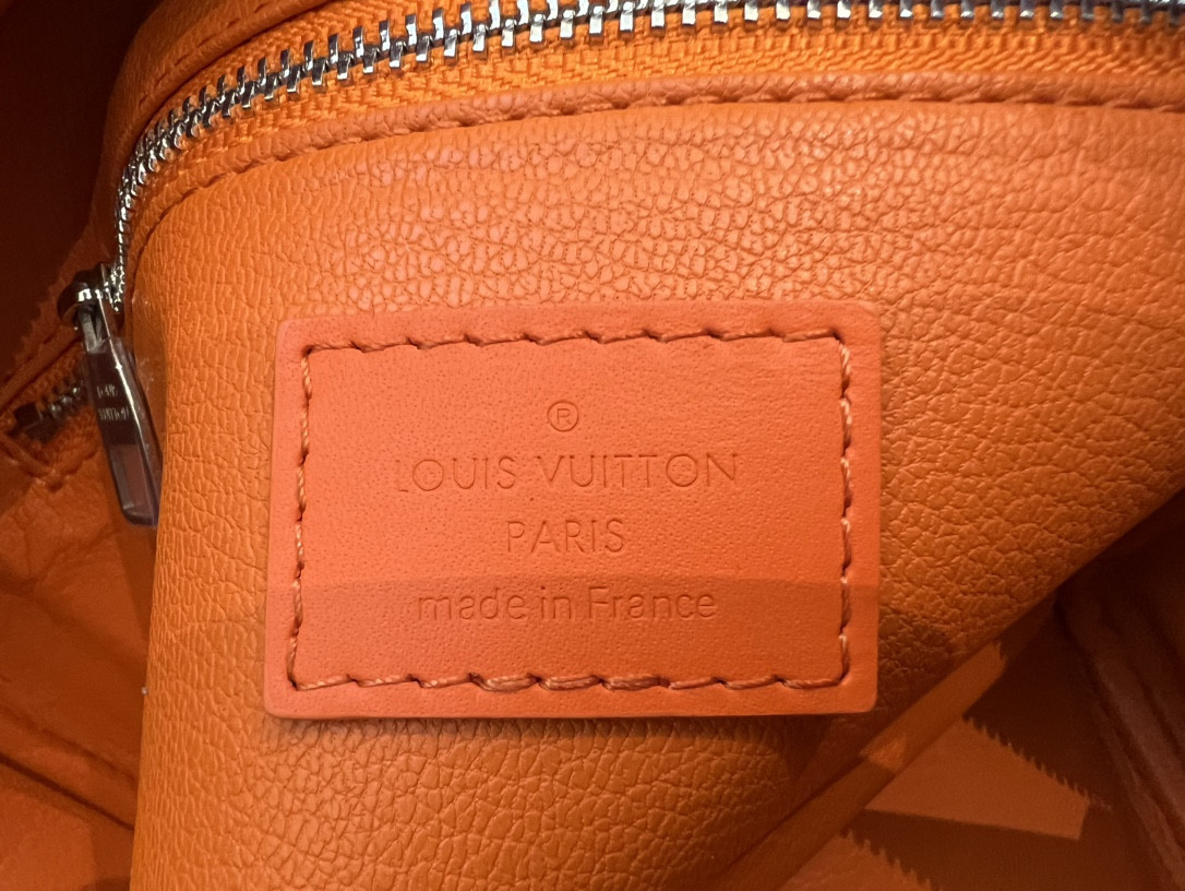 L0*is V*t0n M44495 Dopp Kit Toilet Pouch 28 x 15 x 16.5 cm