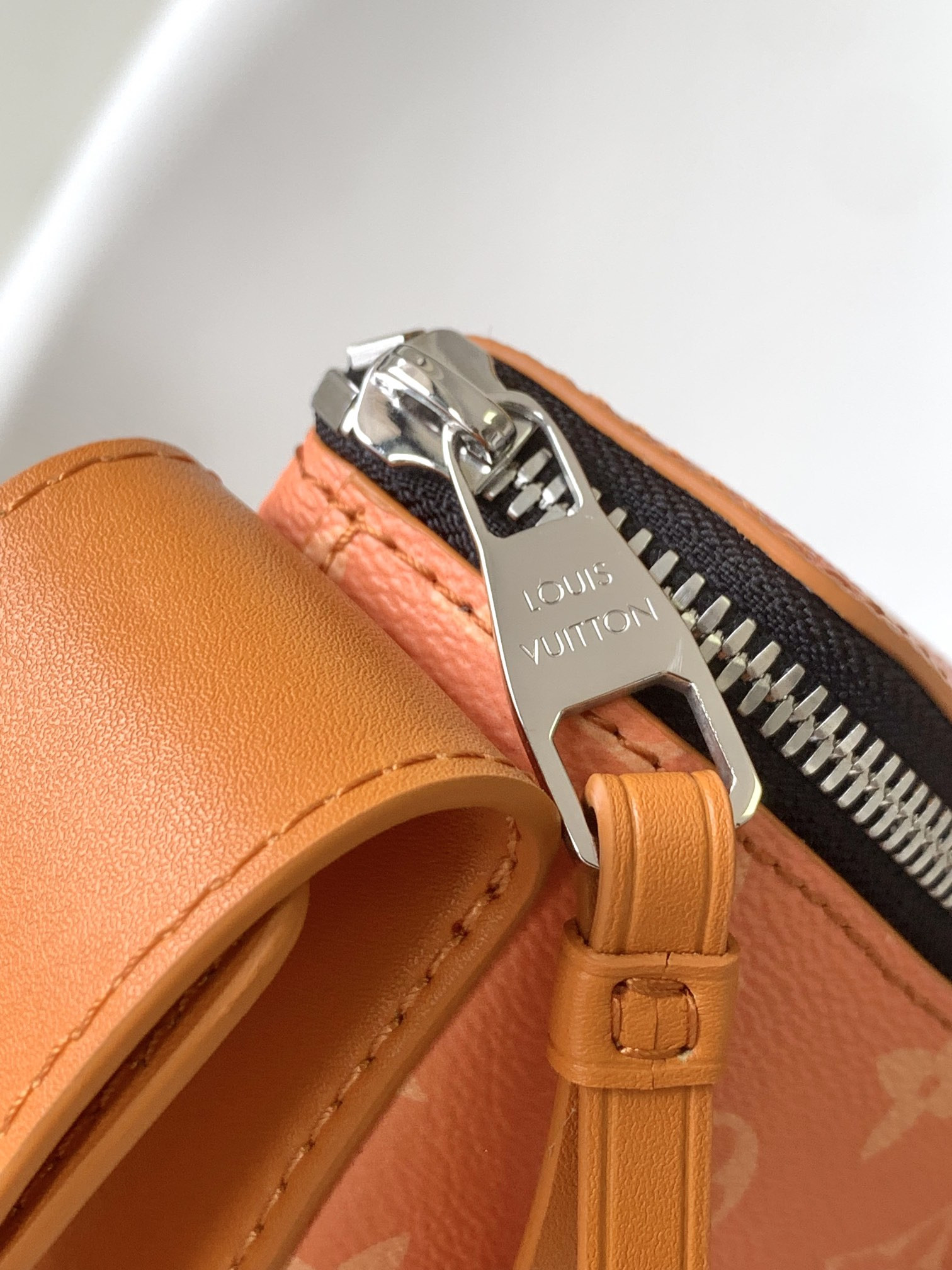 LV M31029 Moon Crossbody 9.6 x 6.3 x 1.8 inches