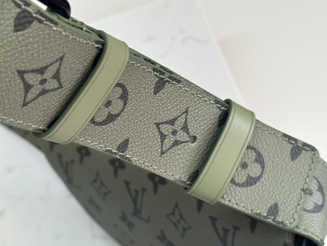 LV M23838 Moon Crossbody 9.6 x 6.3 x 1.8 inches