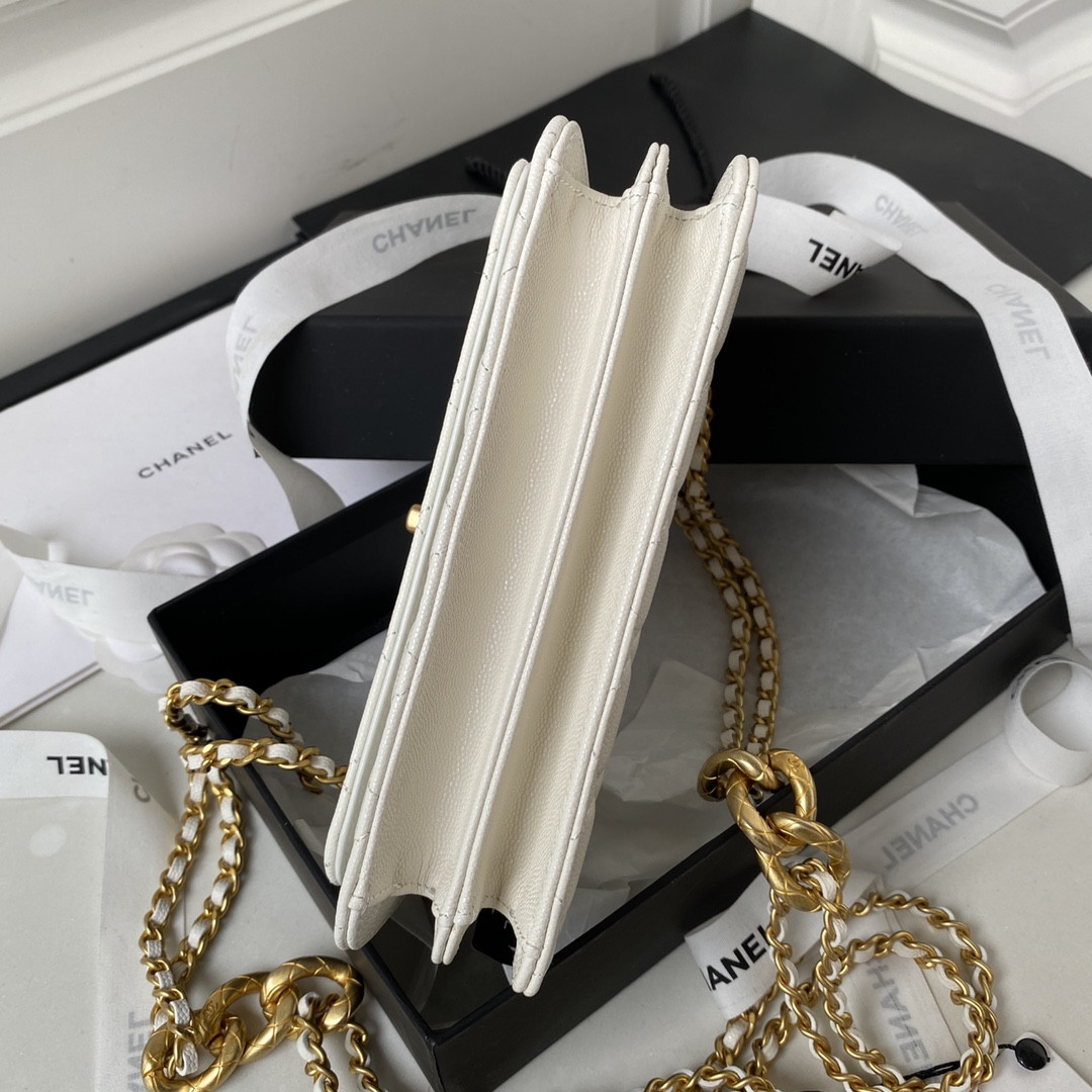 Ch*el CLASSIC WALLET ON CHAIN WHITE 4.8 × 7.5 × 1.4 in