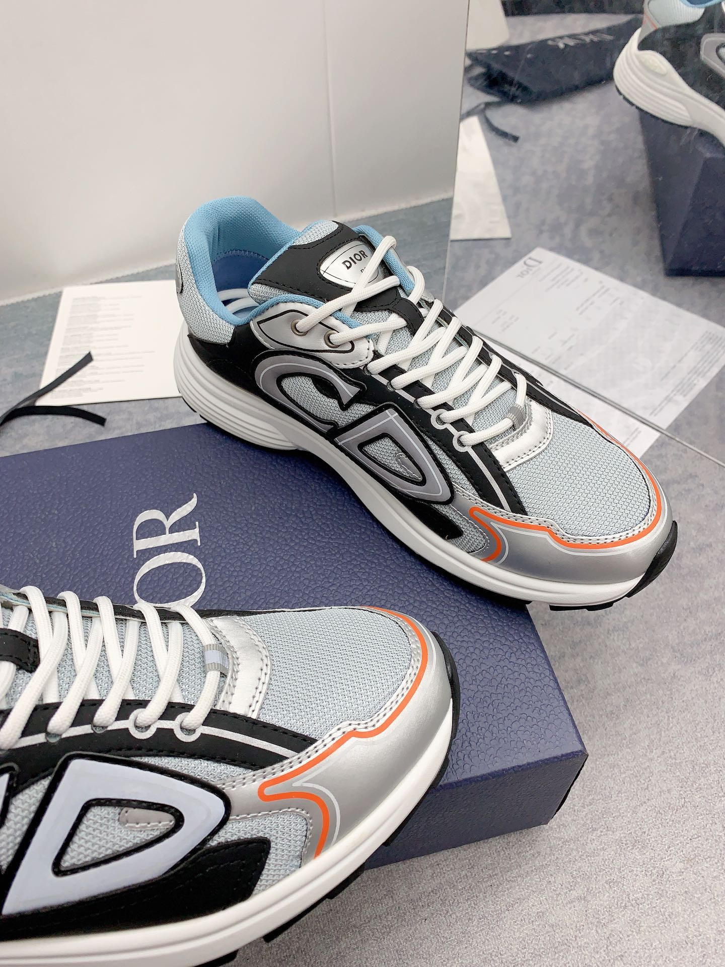 UA D*0r B30 Silver Dark Grey