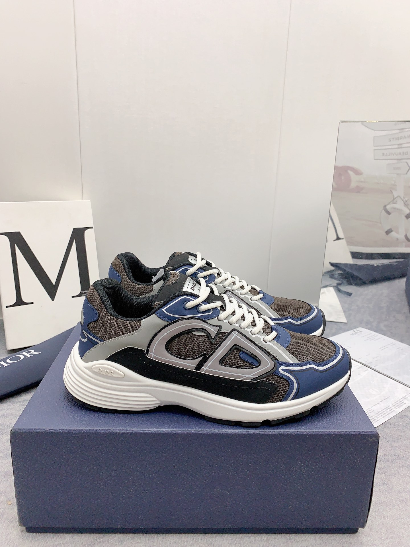 UA D*0r B30 Sneaker Anthracite Gray Mesh and Black Blue and D*0r Gray Technical Fabric