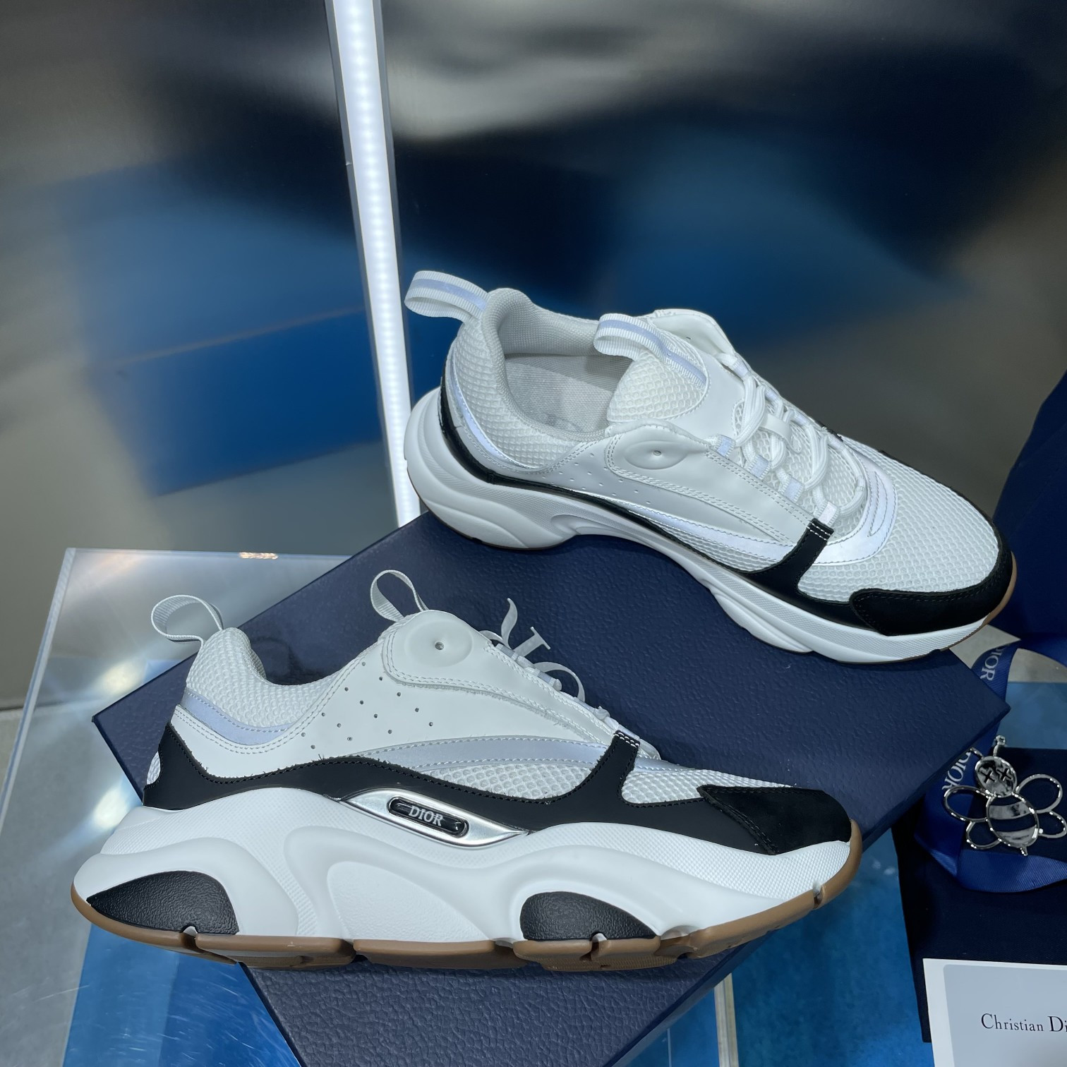 UA D*0r B22 white Sneaker