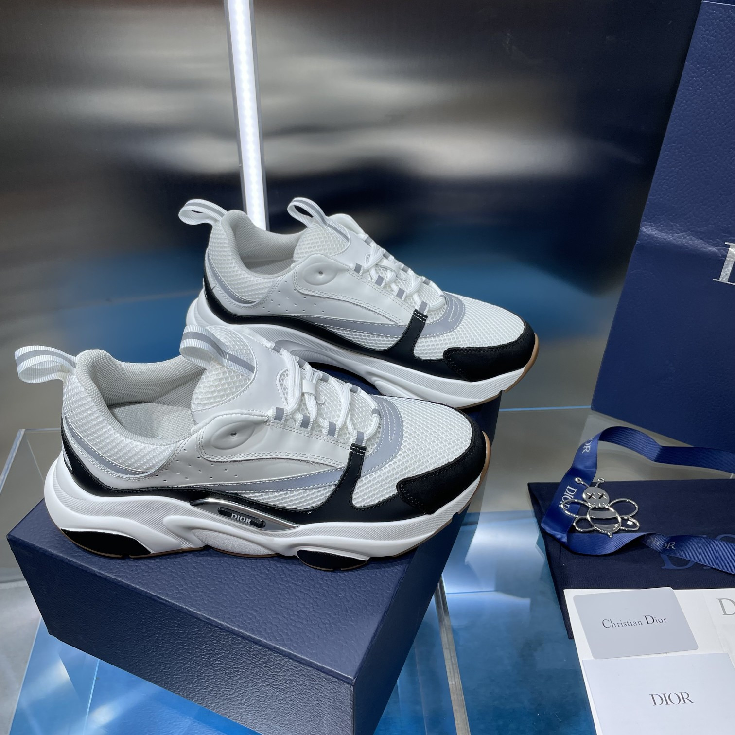 UA D*0r B22 white Sneaker