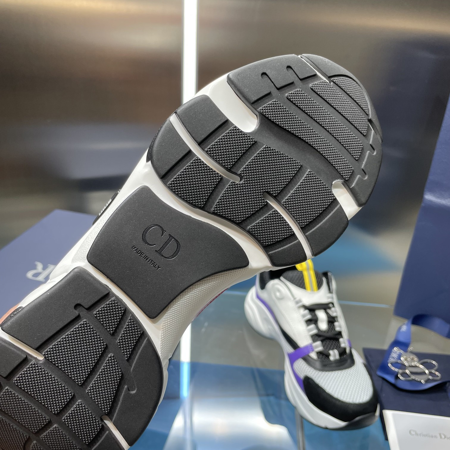 UA D*0r B22 white Sneaker