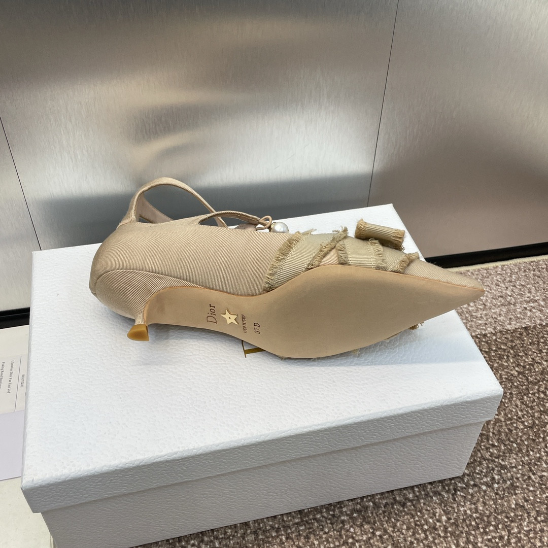 UA D*0r AD*0rable Pump