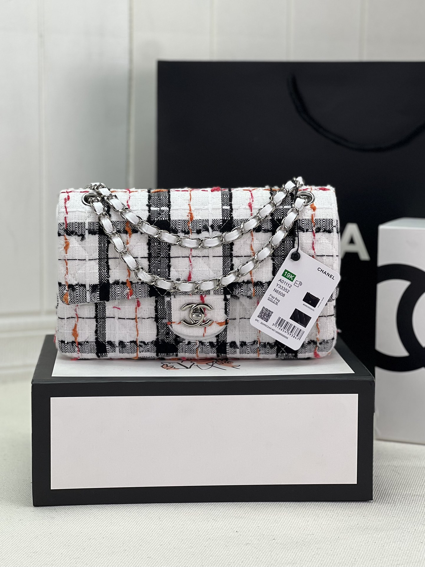 Ch*el CLASSIC 11.12 HANDBAG Tweed & Silver-Tone Metal   6 × 9.9 × 2.5 in