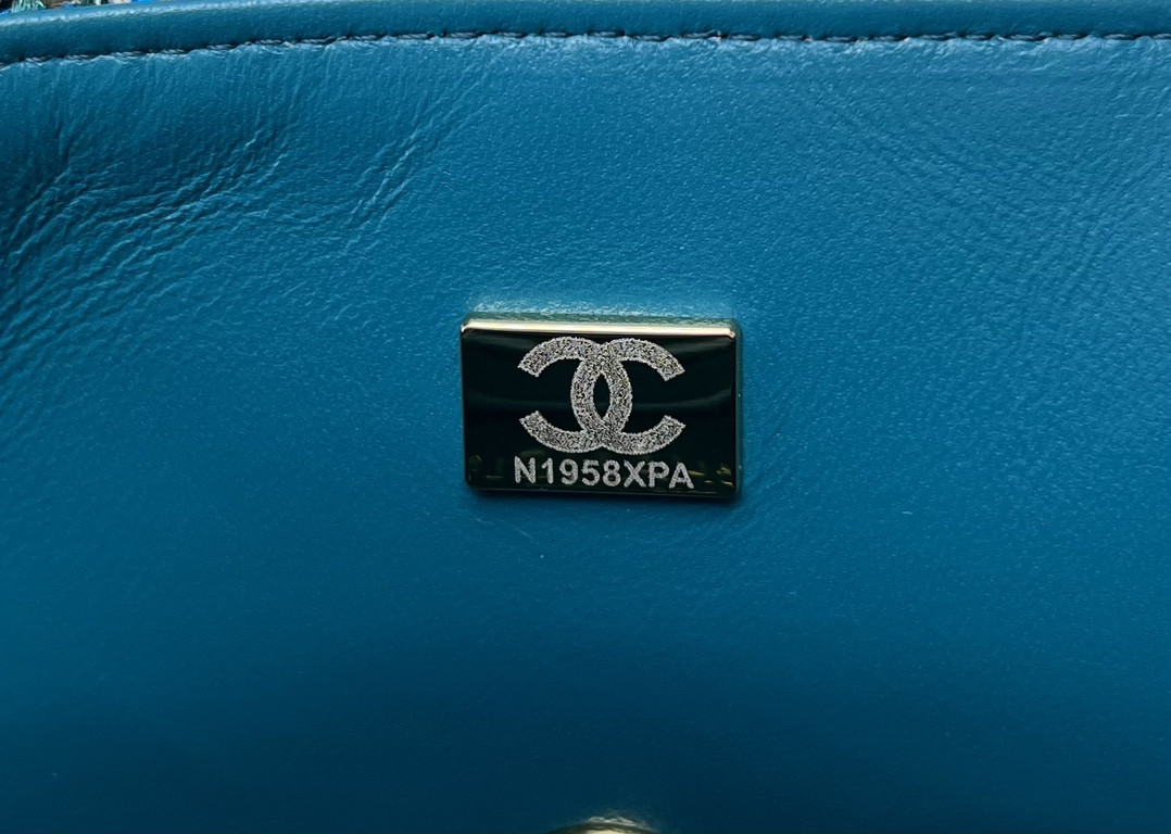 Ch*el MINI CLASSIC 11.12 HANDBAG Tweed & Gold-Tone Metal 4.7 × 7.8 × 2.3 in