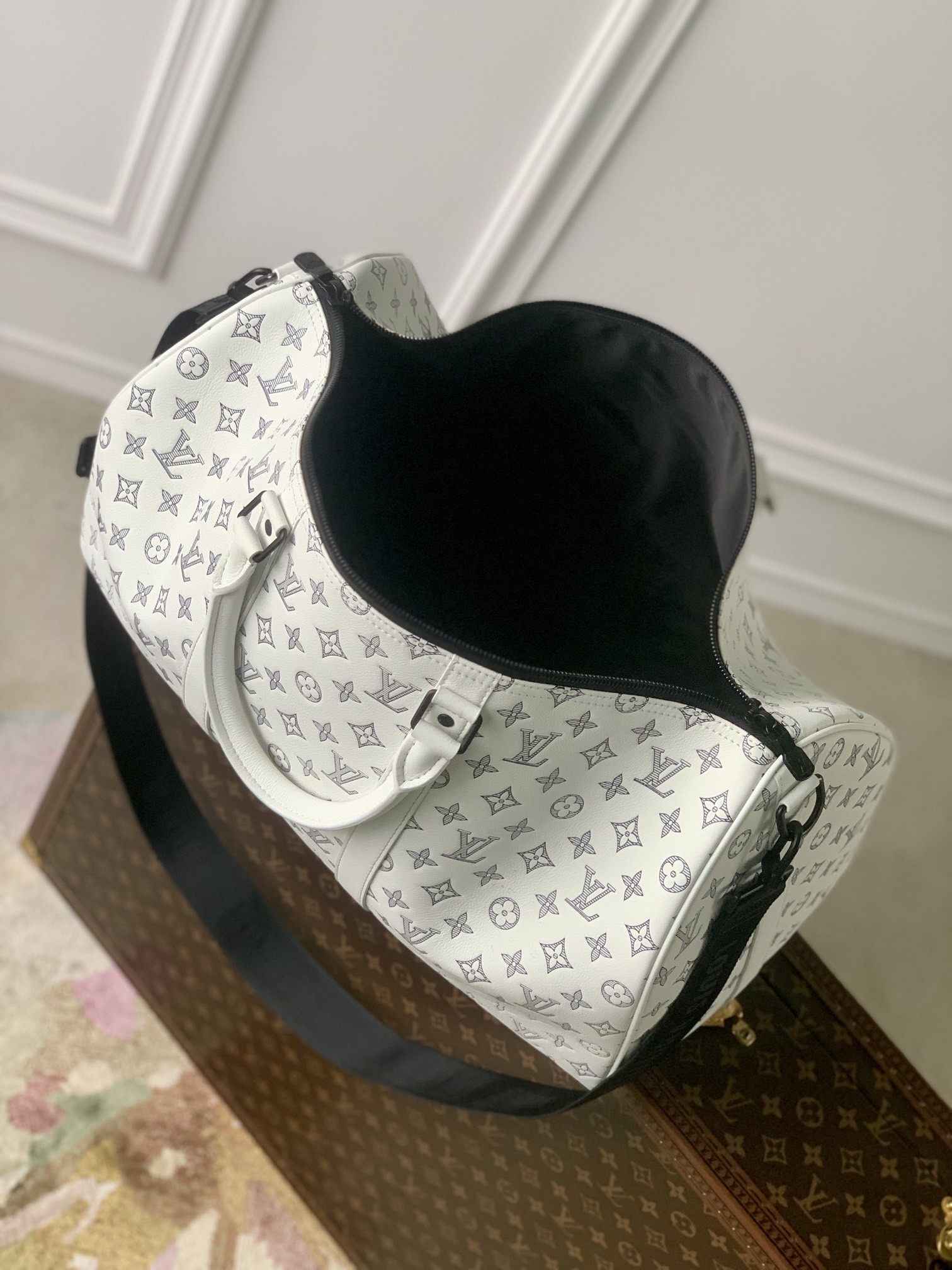 LV Keepall Bandoulière 50  M24954   19.7 x 11.4 x 9.1 inches