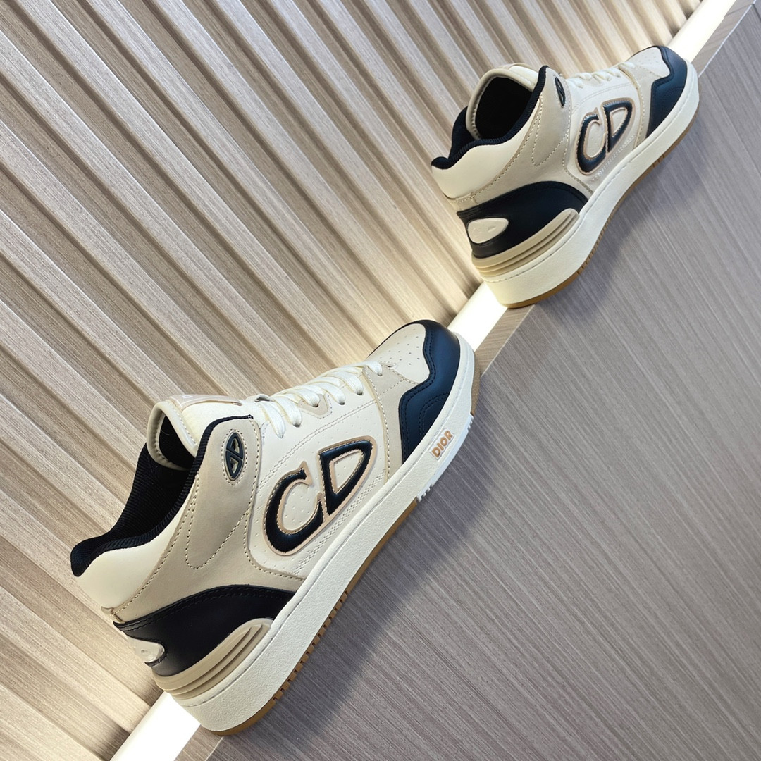 UA D*0r B57 Mid-Top Sneaker