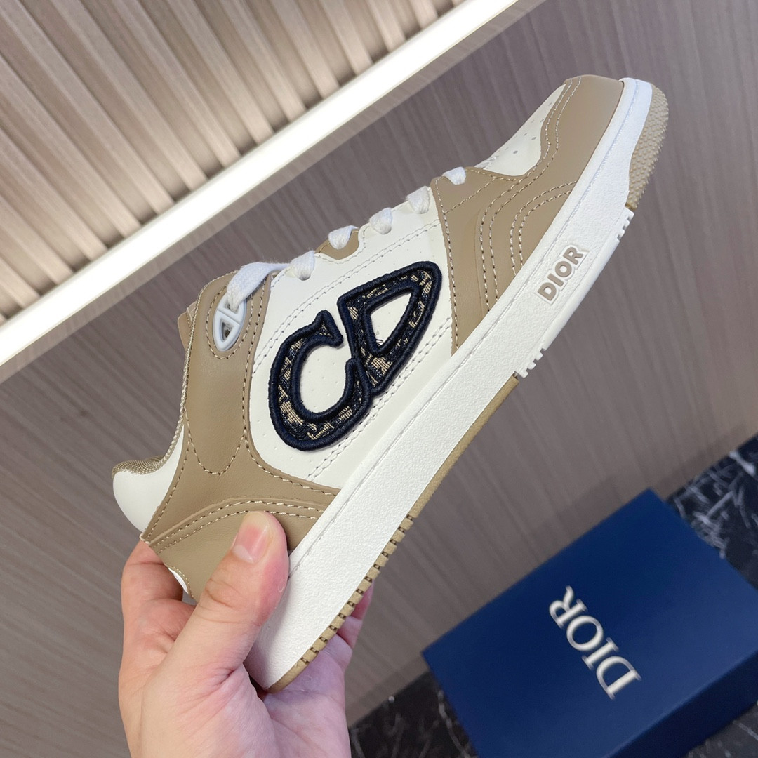 UA D*0r B57 Low-Top Sneaker Beige and White