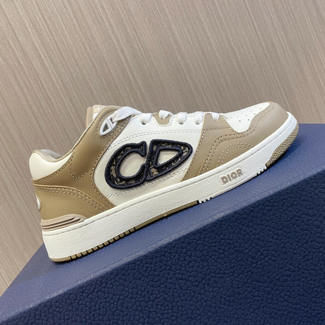 UA D*0r B57 Low-Top Sneaker Beige and White