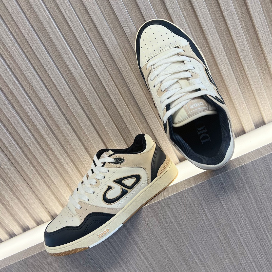 UA D*0r B57 Low-Top Sneaker