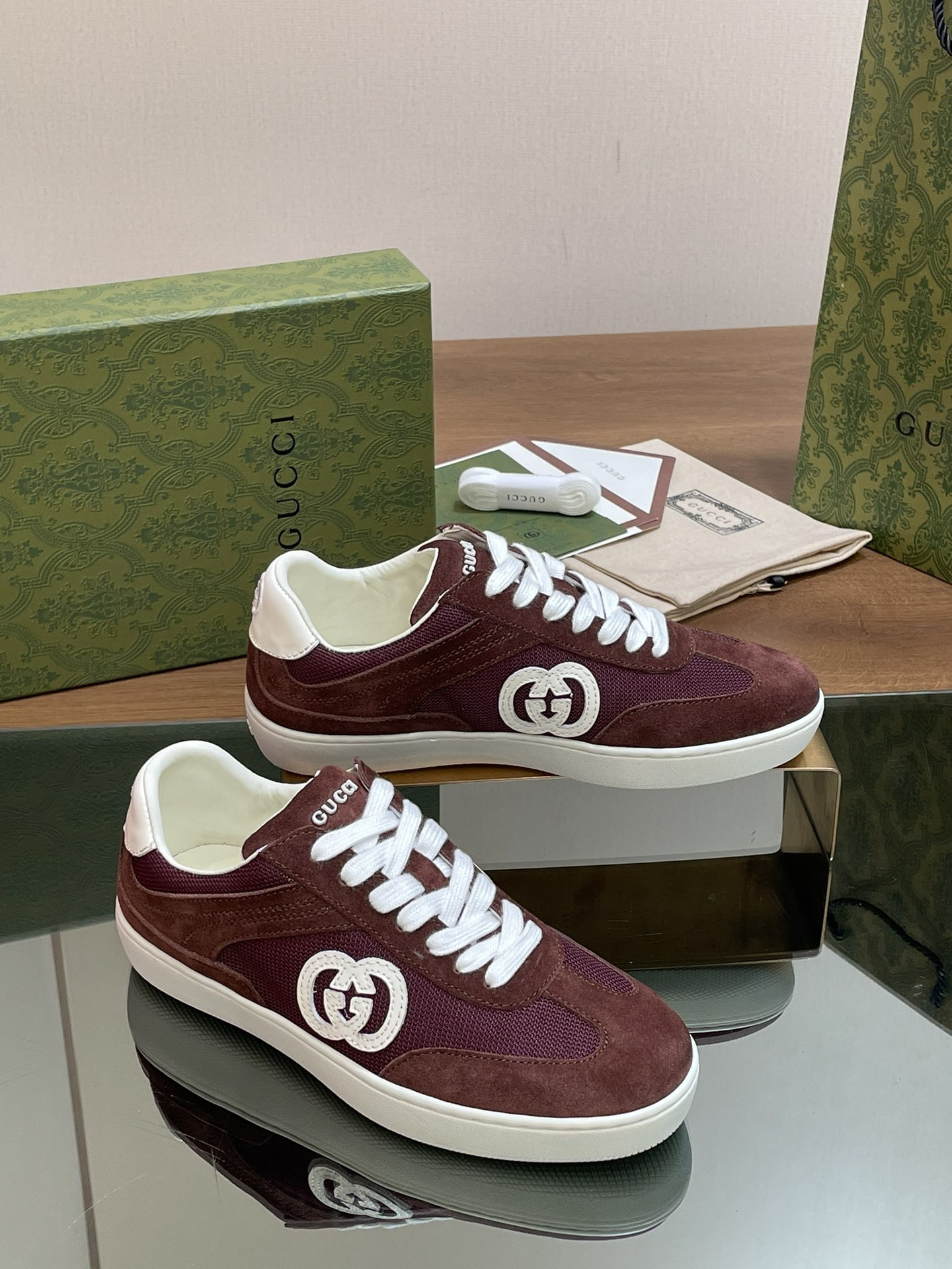 UA G*u*i INTERLOCKING G SNEAKER Red