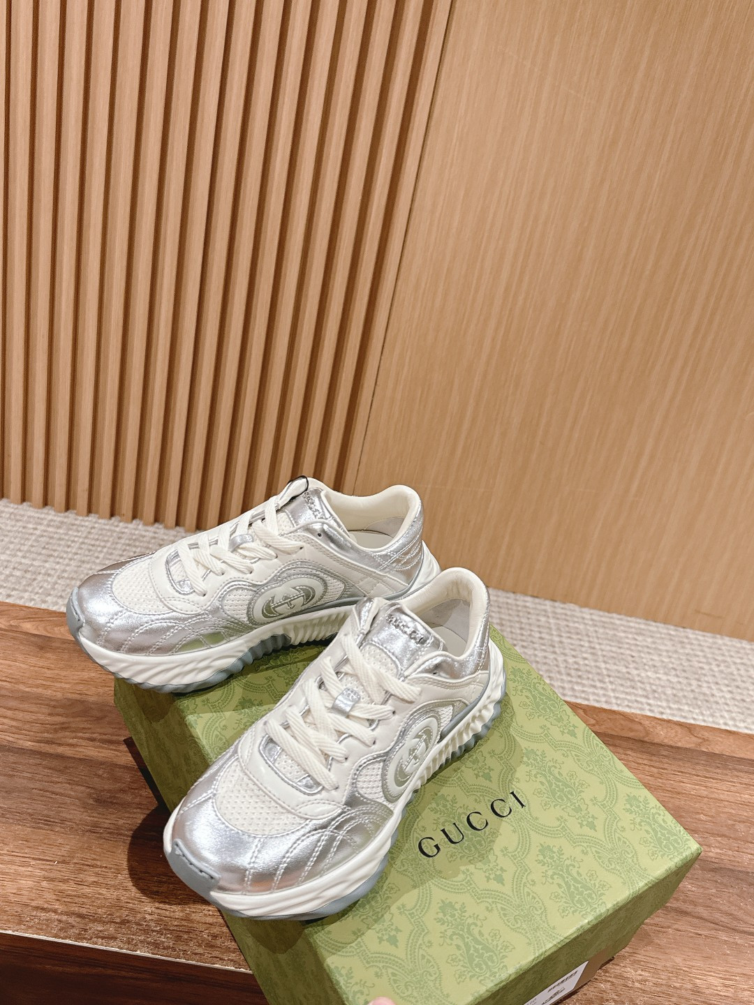 UA G*u*i RIPPLE SNEAKER