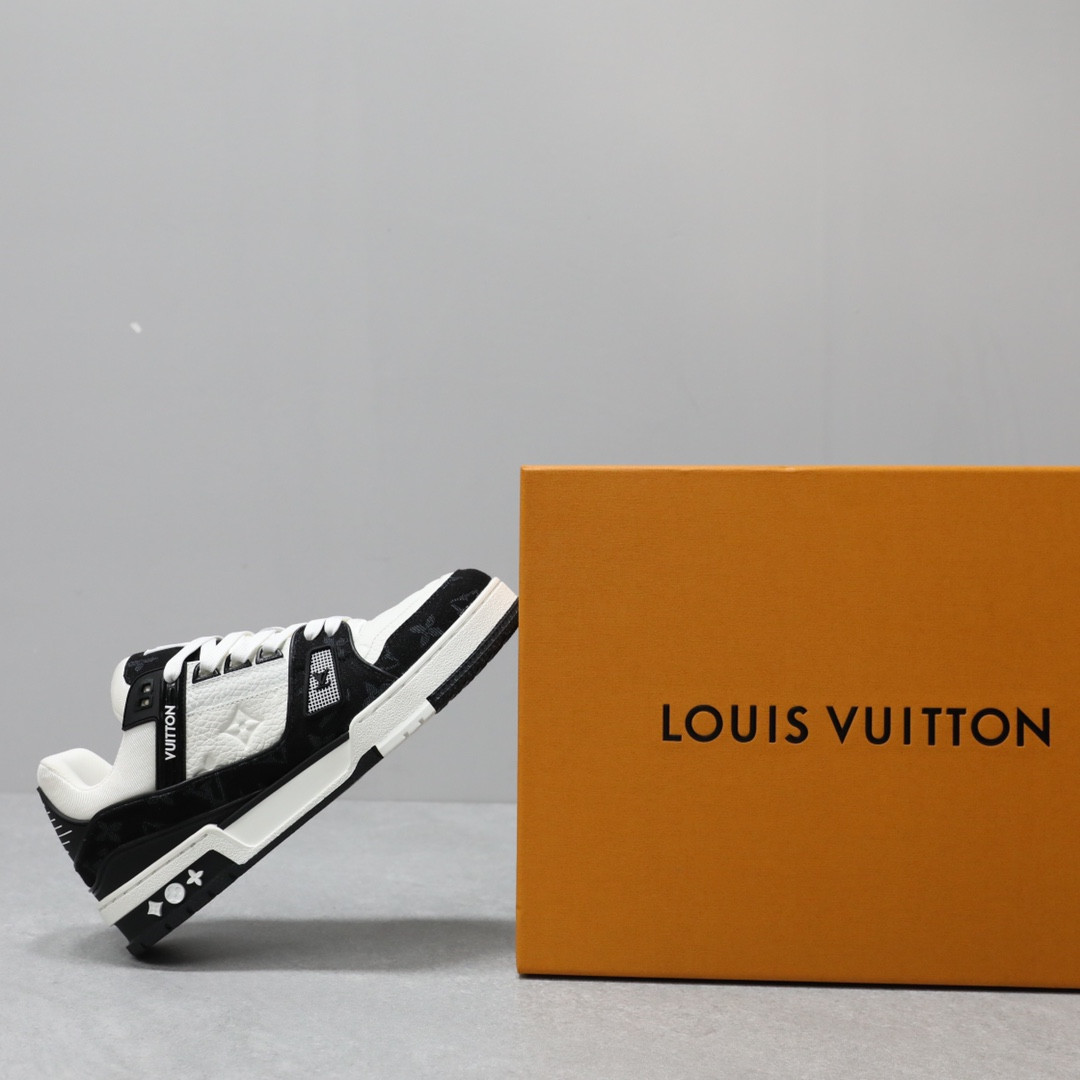 UA LV Trainer Sneaker