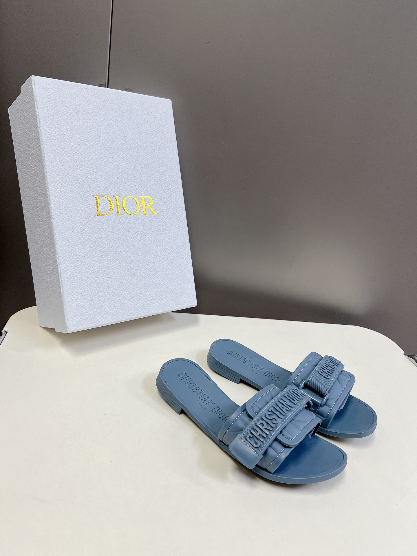 UA Dio(r)evolution Slide