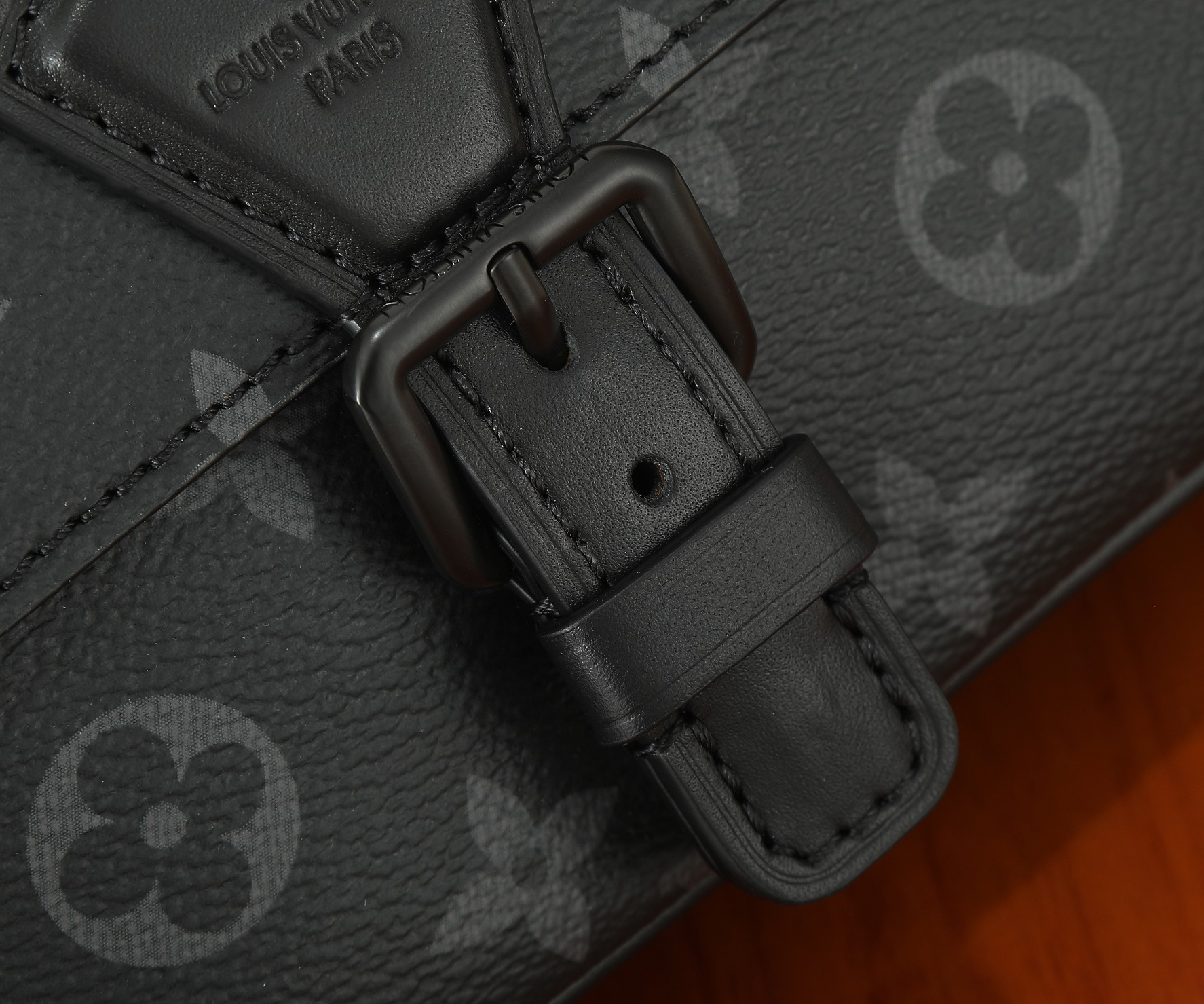 LV Montsouris Wearable Wallet M83567  8.7 x 4.7 x 2.4 in