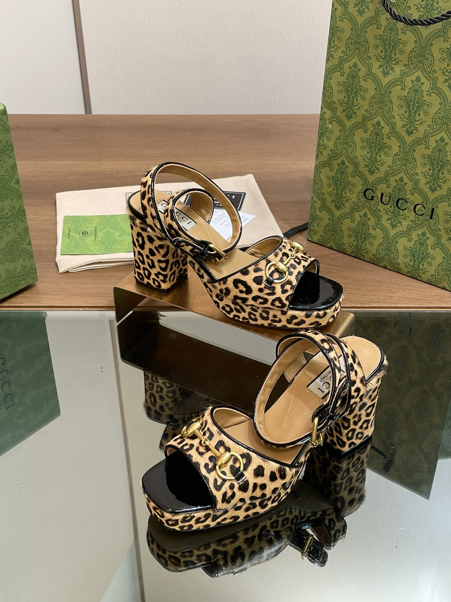 UA G*u*i HORSEBIT PLATFORM SANDAL