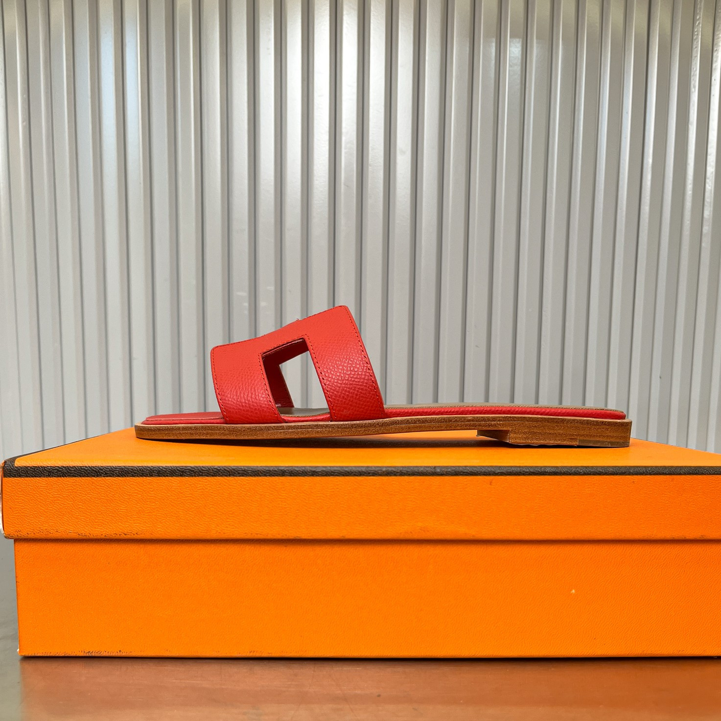 UA Hermès Oran sandal