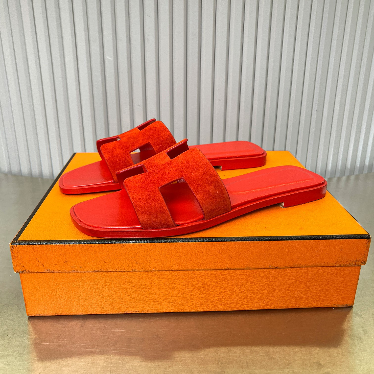 UA Hermès Oran sandal