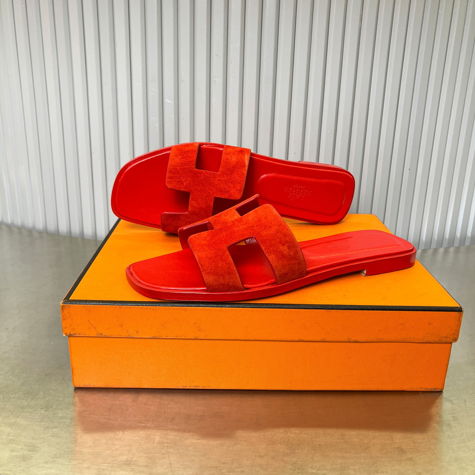 UA Hermès Oran sandal