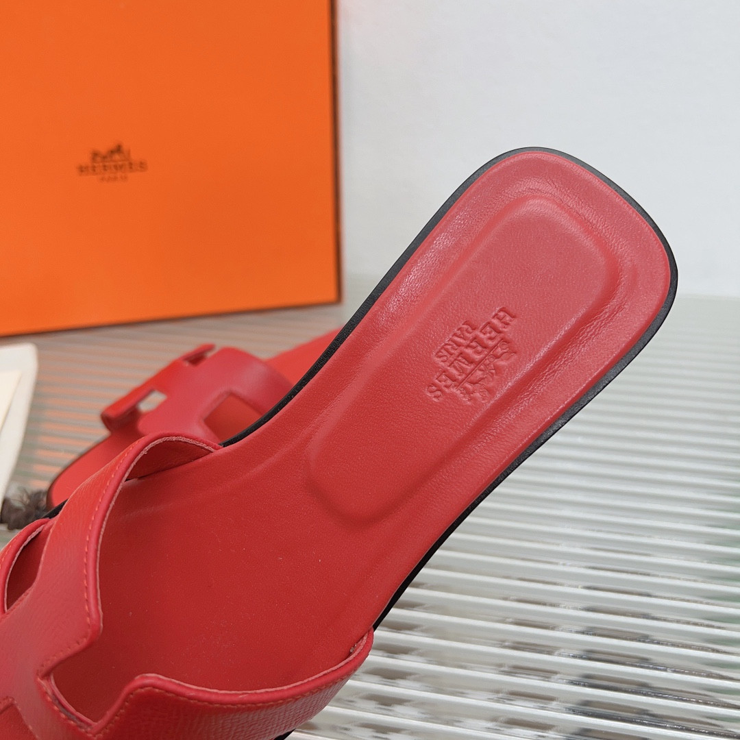 UA Hermès Oran sandal