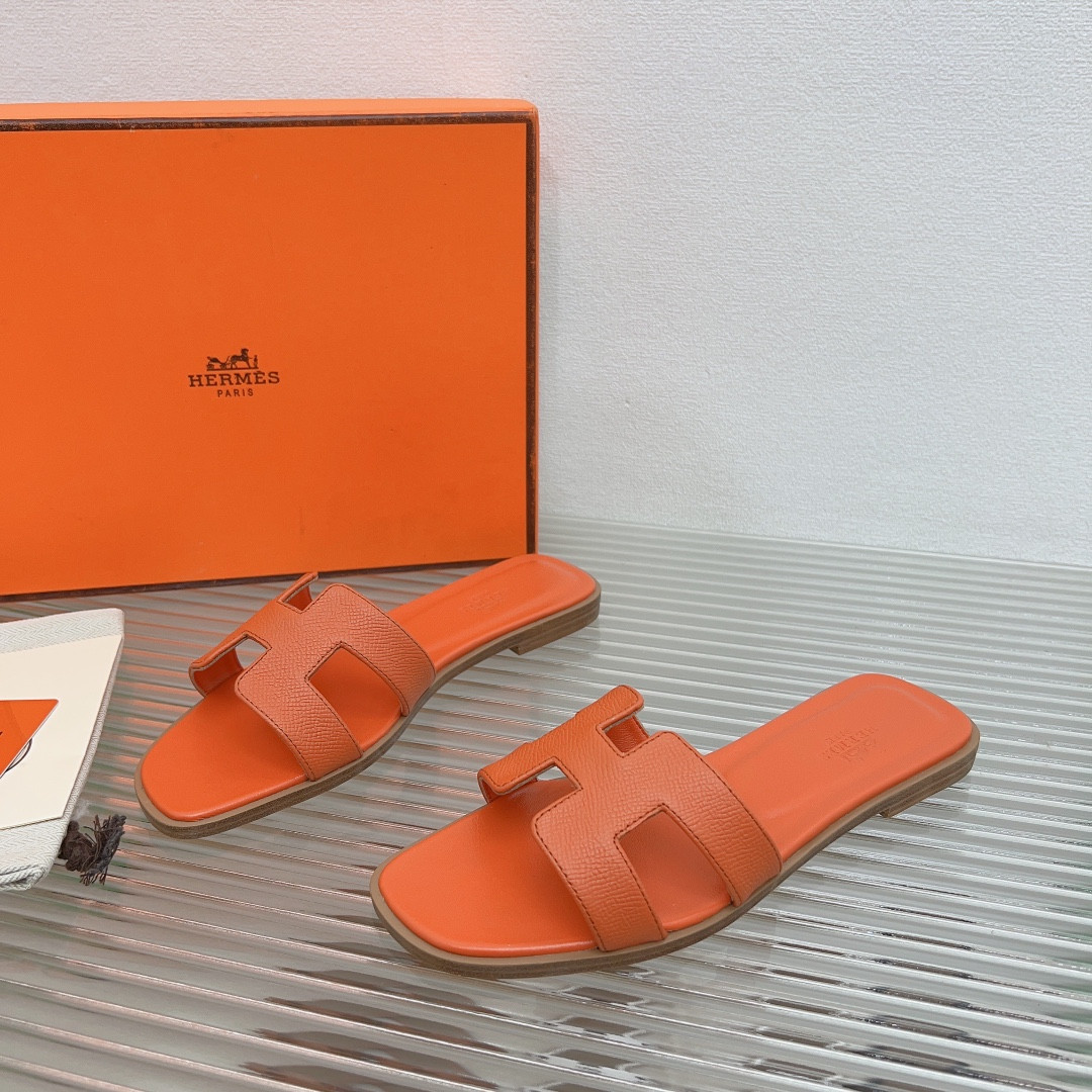 UA Hermès Oran sandal