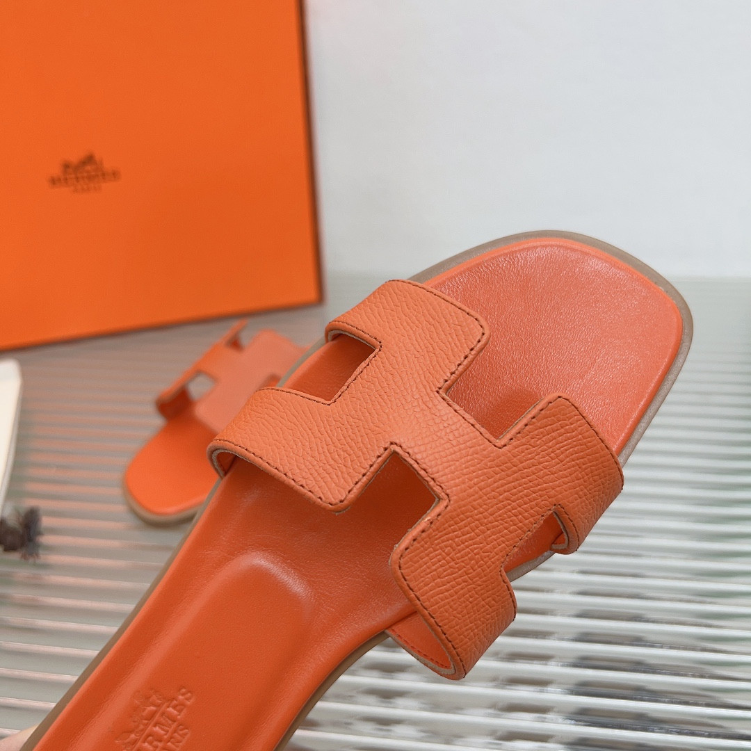 UA Hermès Oran sandal
