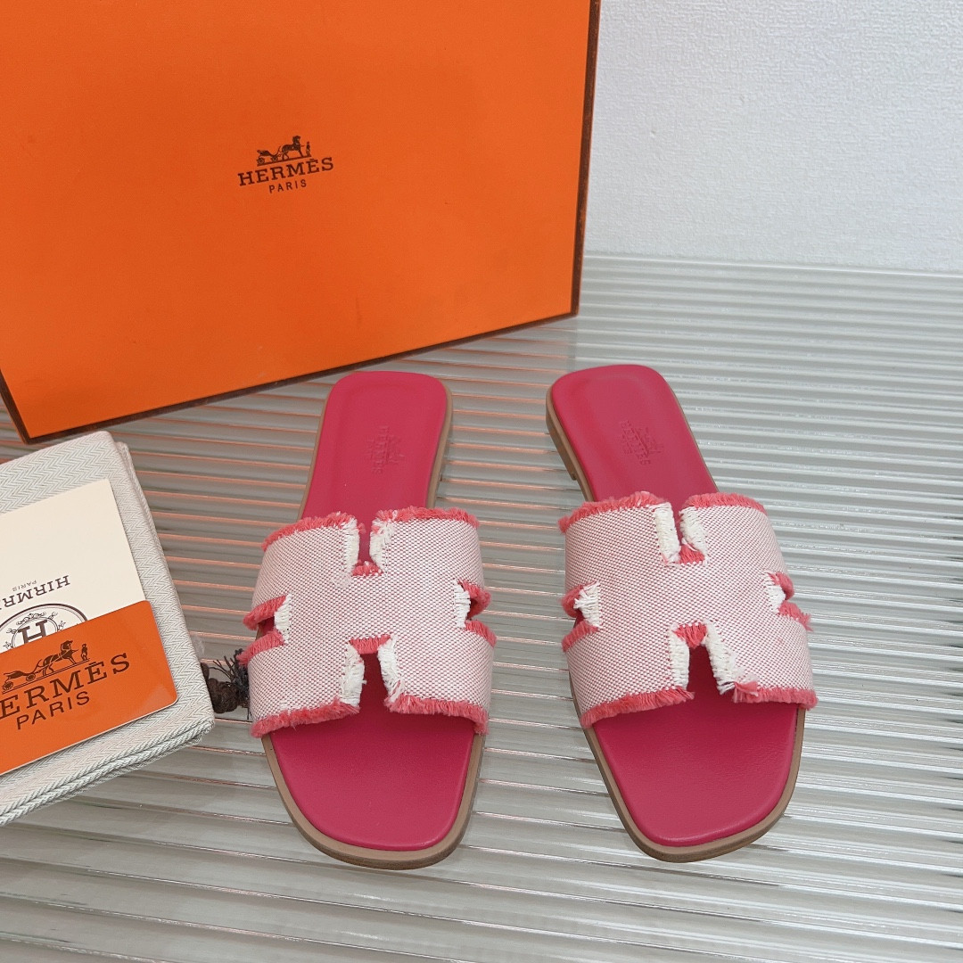 UA Hermès Oran sandal