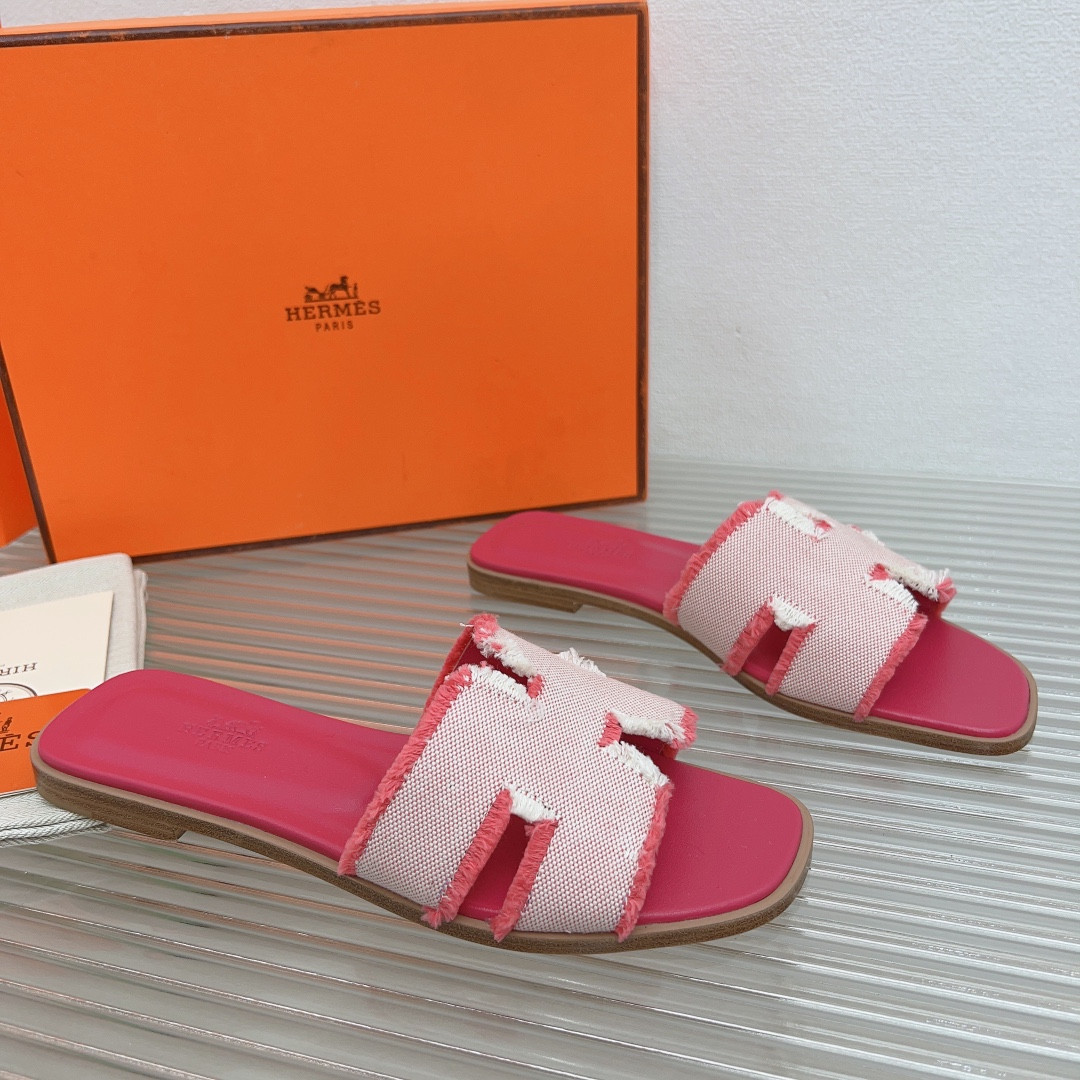 UA Hermès Oran sandal