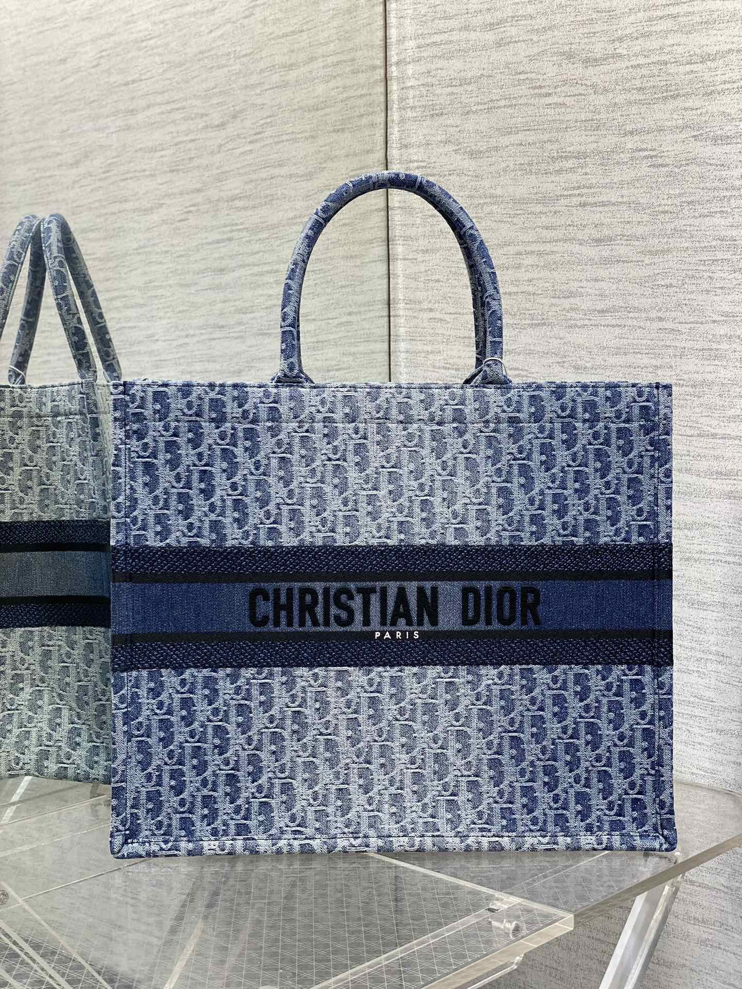 Large D*0r Book Tote Blue Denim D*0r Oblique Jacquard  42 x 35 x 18.5 cm