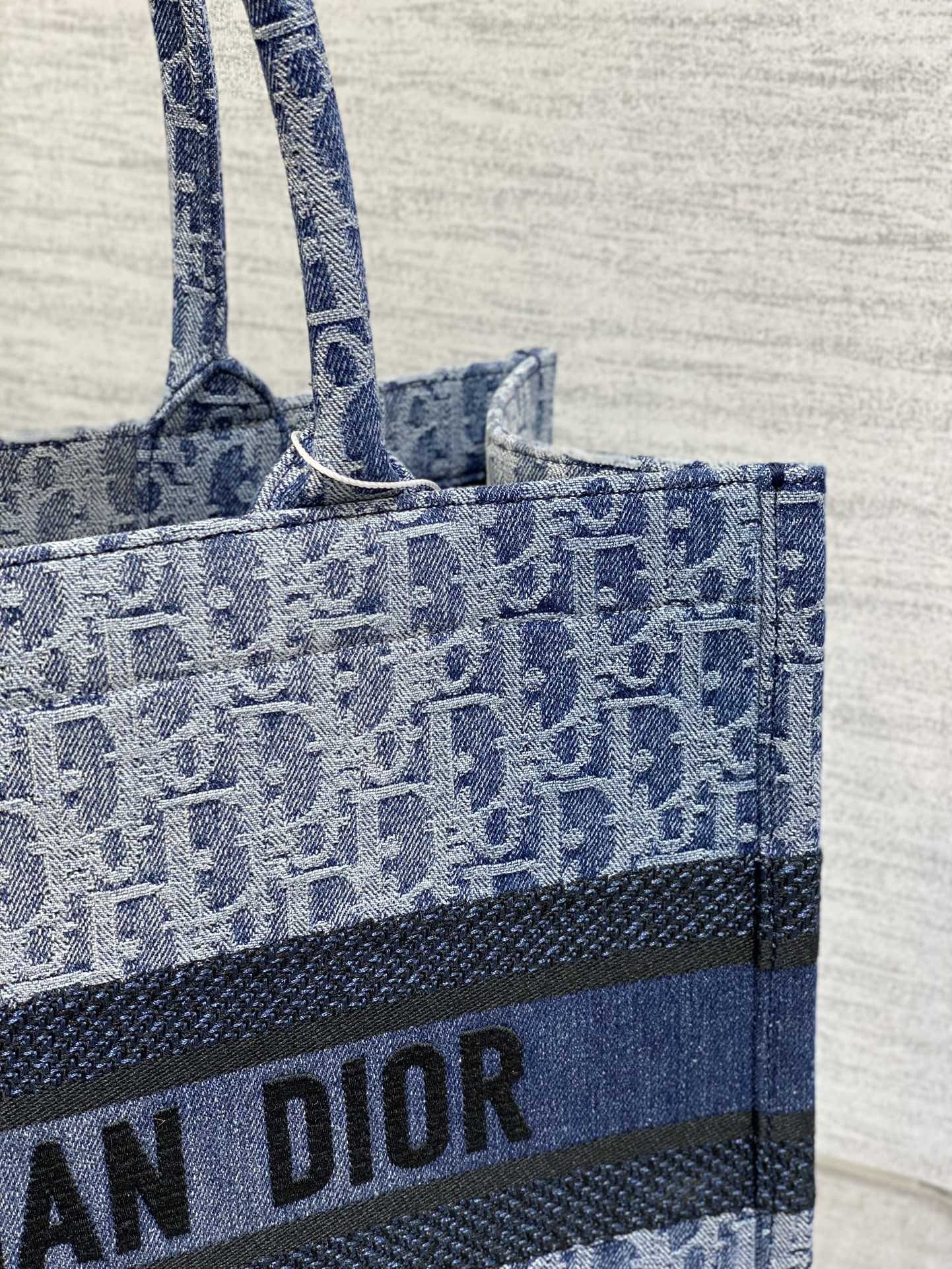 Medium D*0r Book Tote Blue Denim D*0r Oblique Jacquard 36 x 27.5 x 16.5 cm