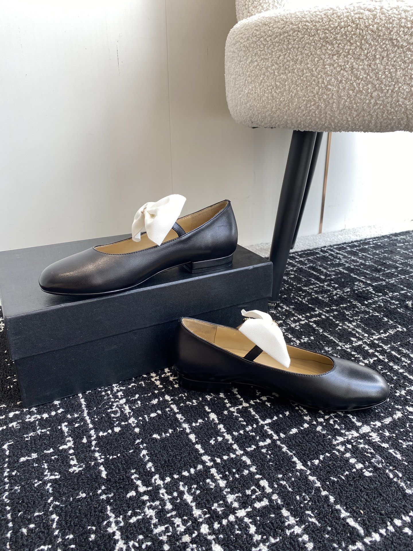 UA Ch*el MARY JANES FLAT