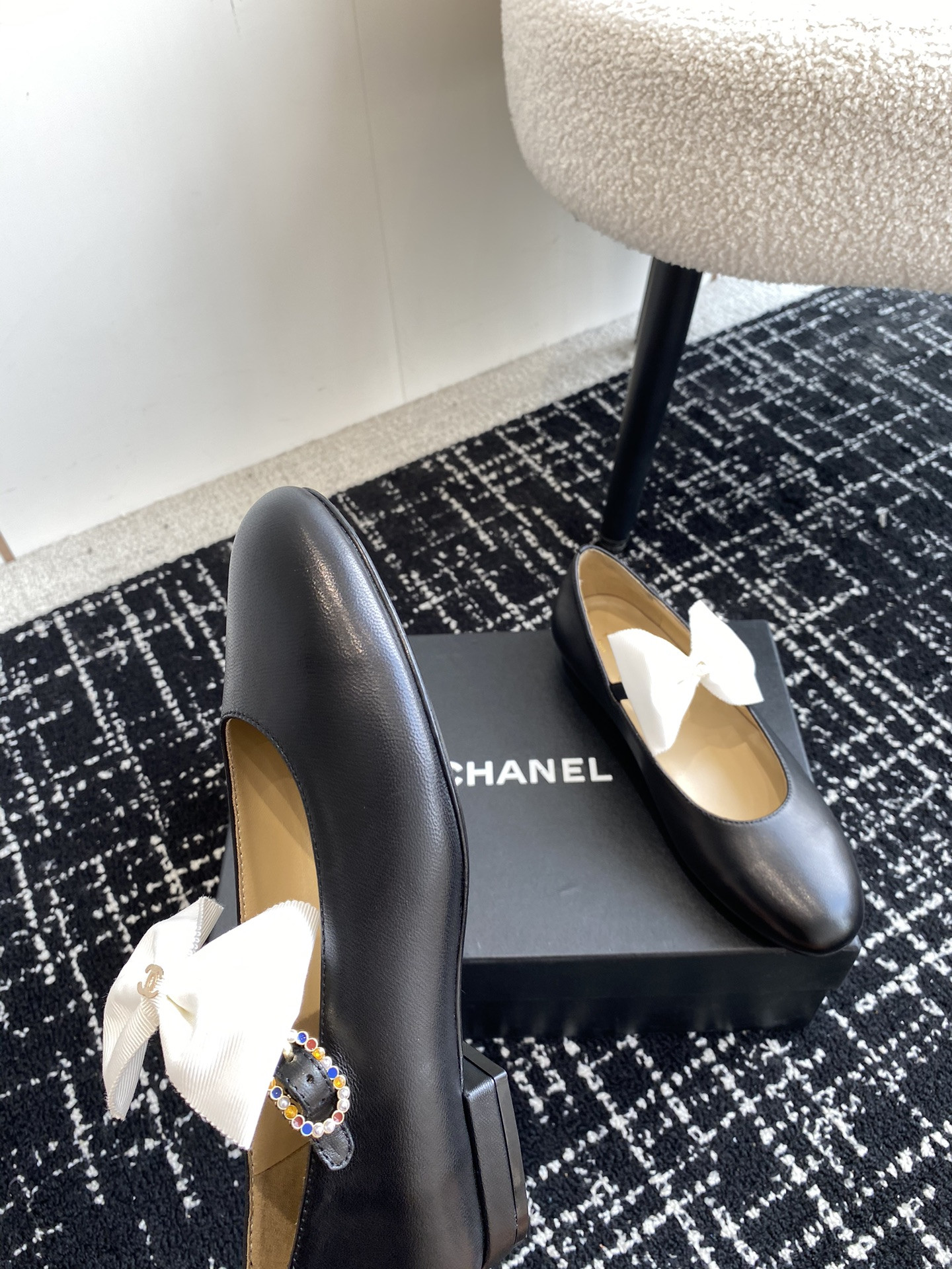 UA Ch*el MARY JANES FLAT