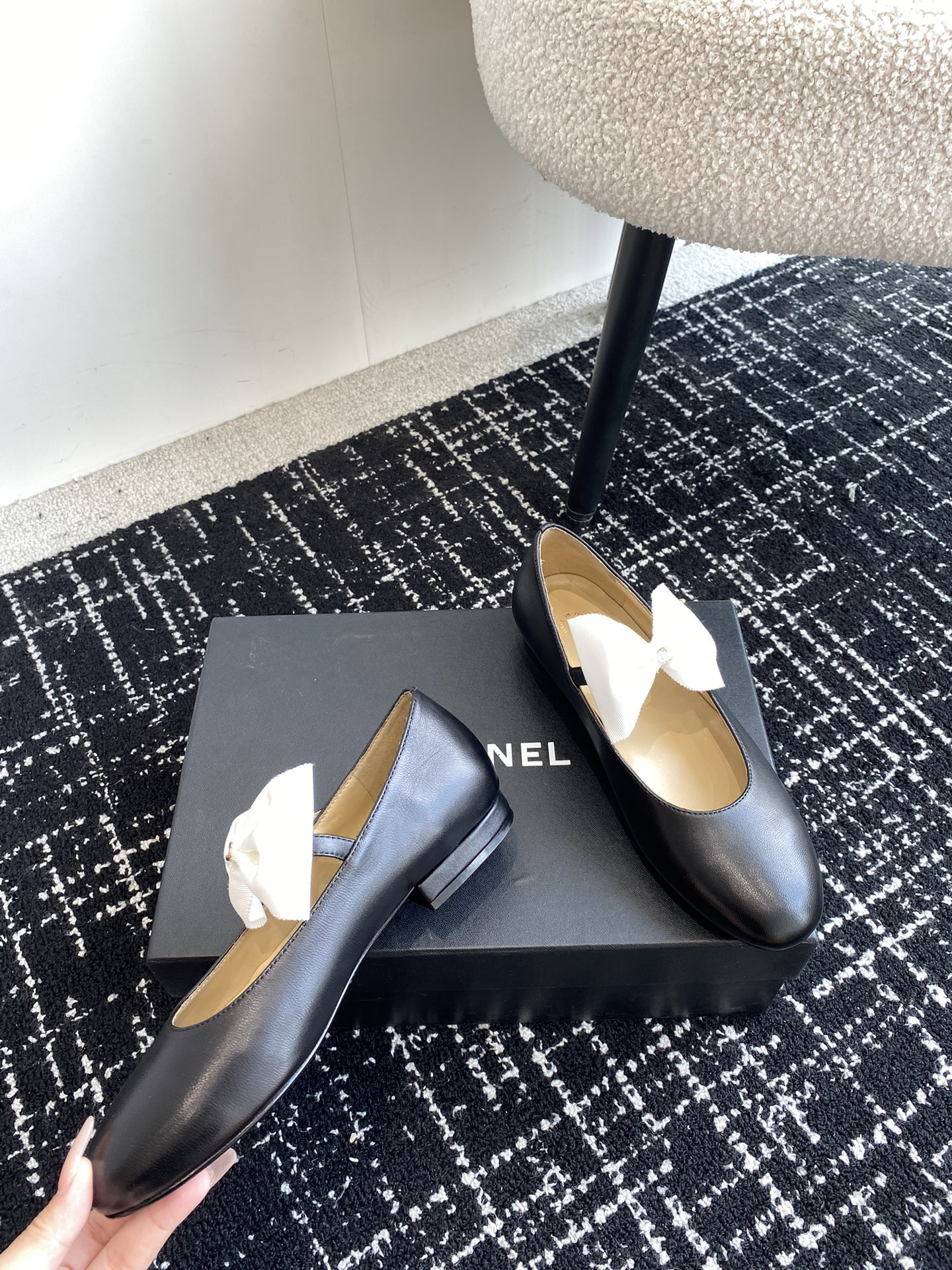 UA Ch*el MARY JANES FLAT