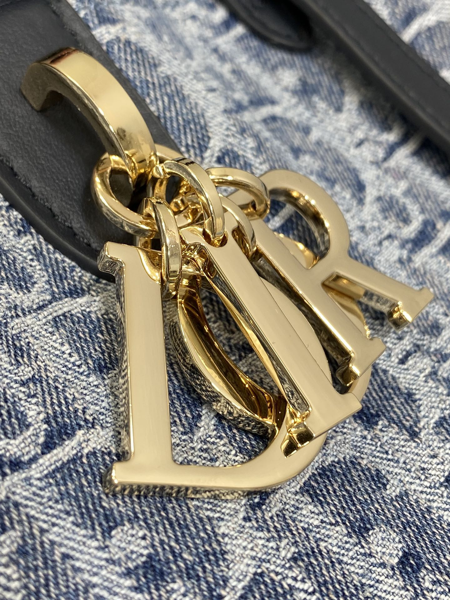 Medium D*0r Toujours Bag Blue Denim D*0r Oblique Jacquard 28.5 x 21.5 x 17 cm