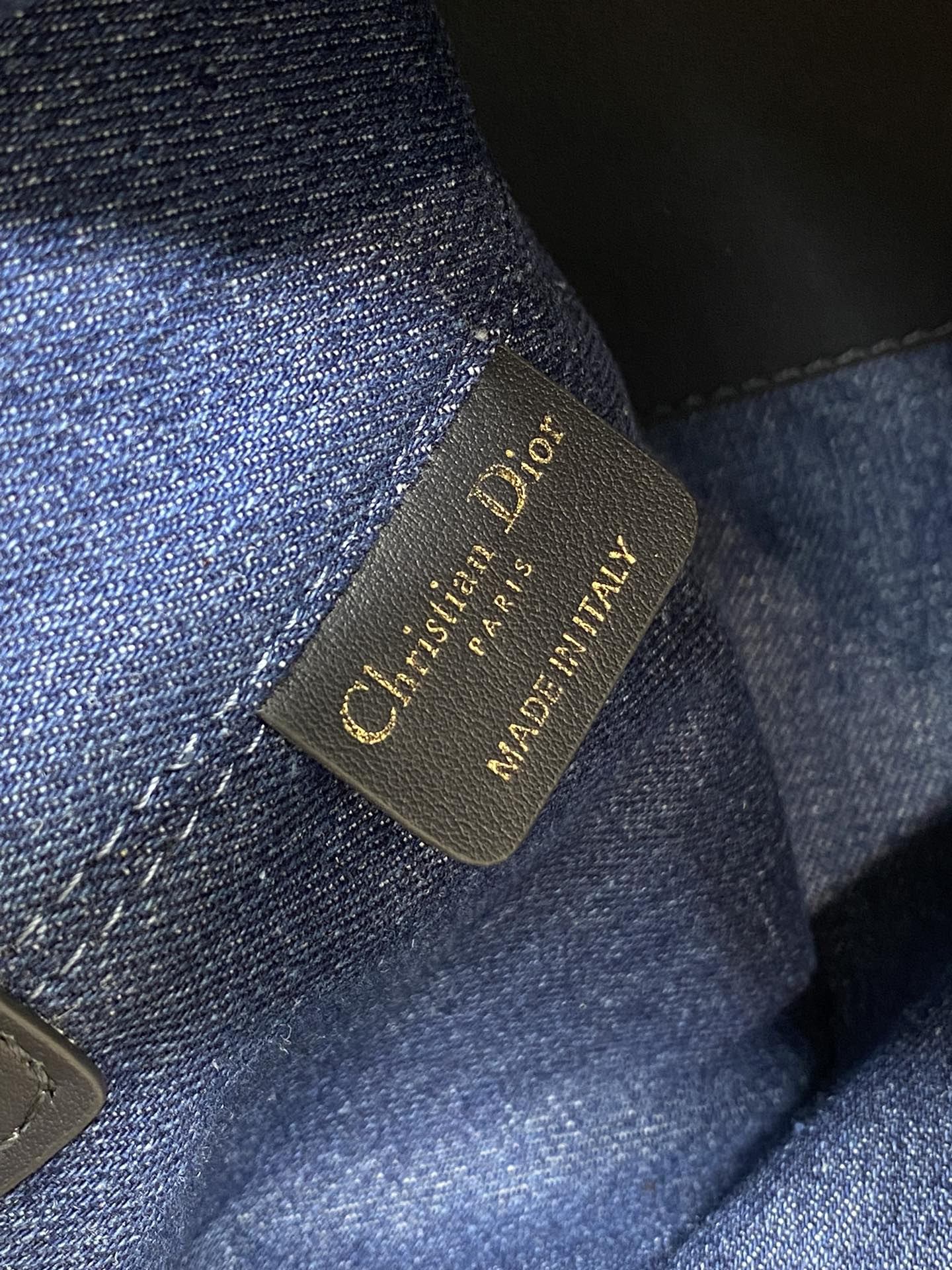 Medium D*0r Toujours Bag Blue Denim D*0r Oblique Jacquard 28.5 x 21.5 x 17 cm