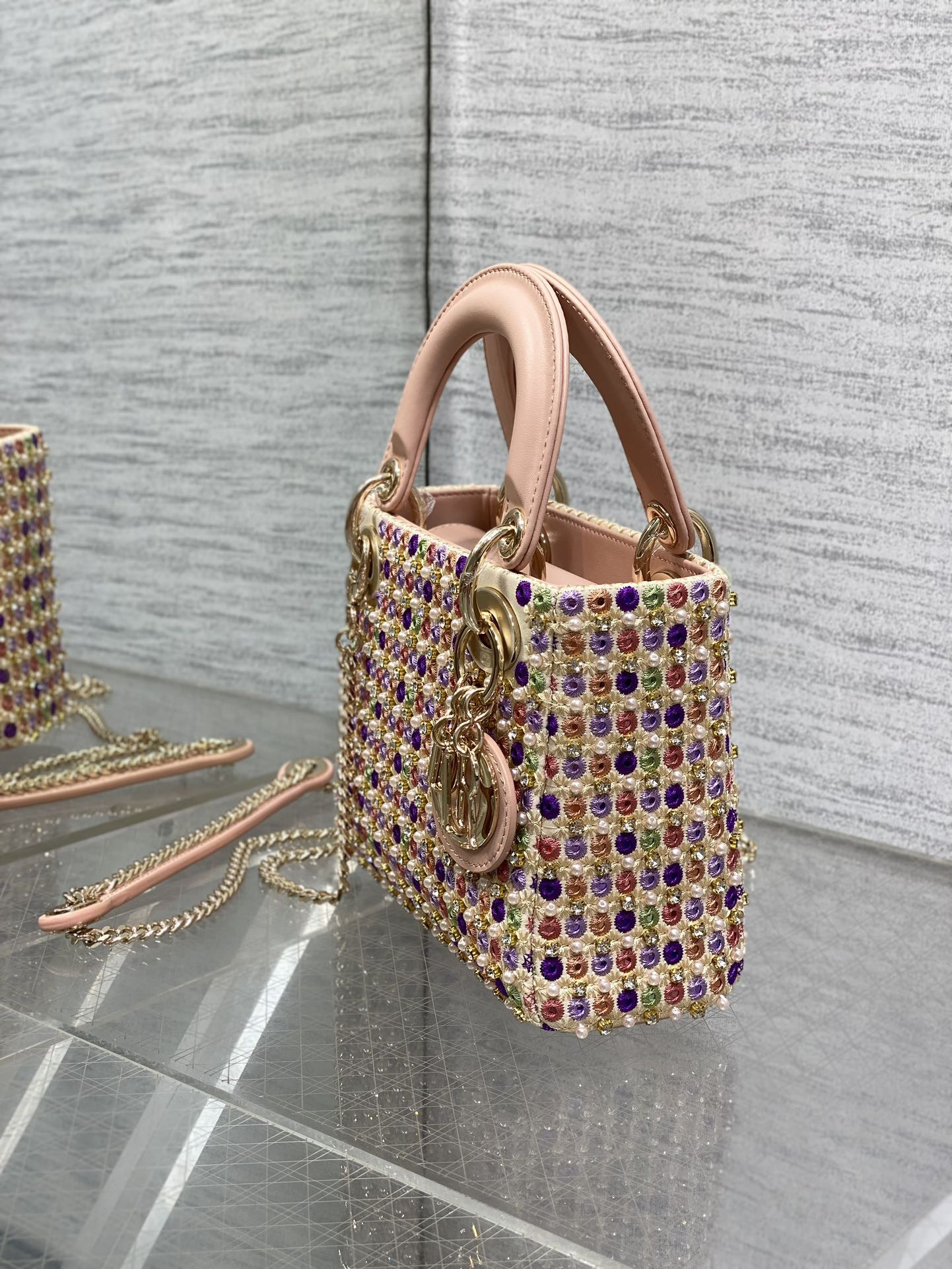 D*0r Artistic Limited Edition Three-Gusset Lady D*0r Bag with Heavy Bead Embroidery 17CM