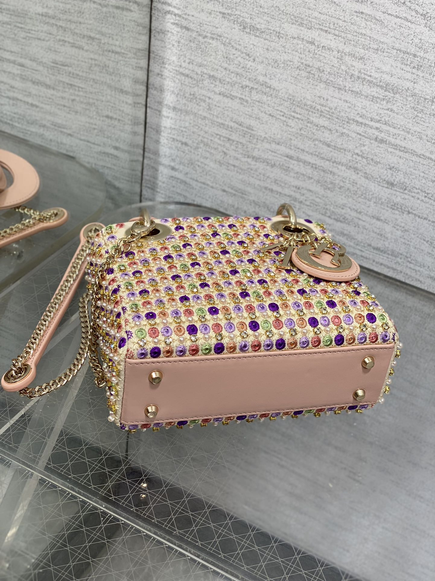 D*0r Artistic Limited Edition Three-Gusset Lady D*0r Bag with Heavy Bead Embroidery 17CM