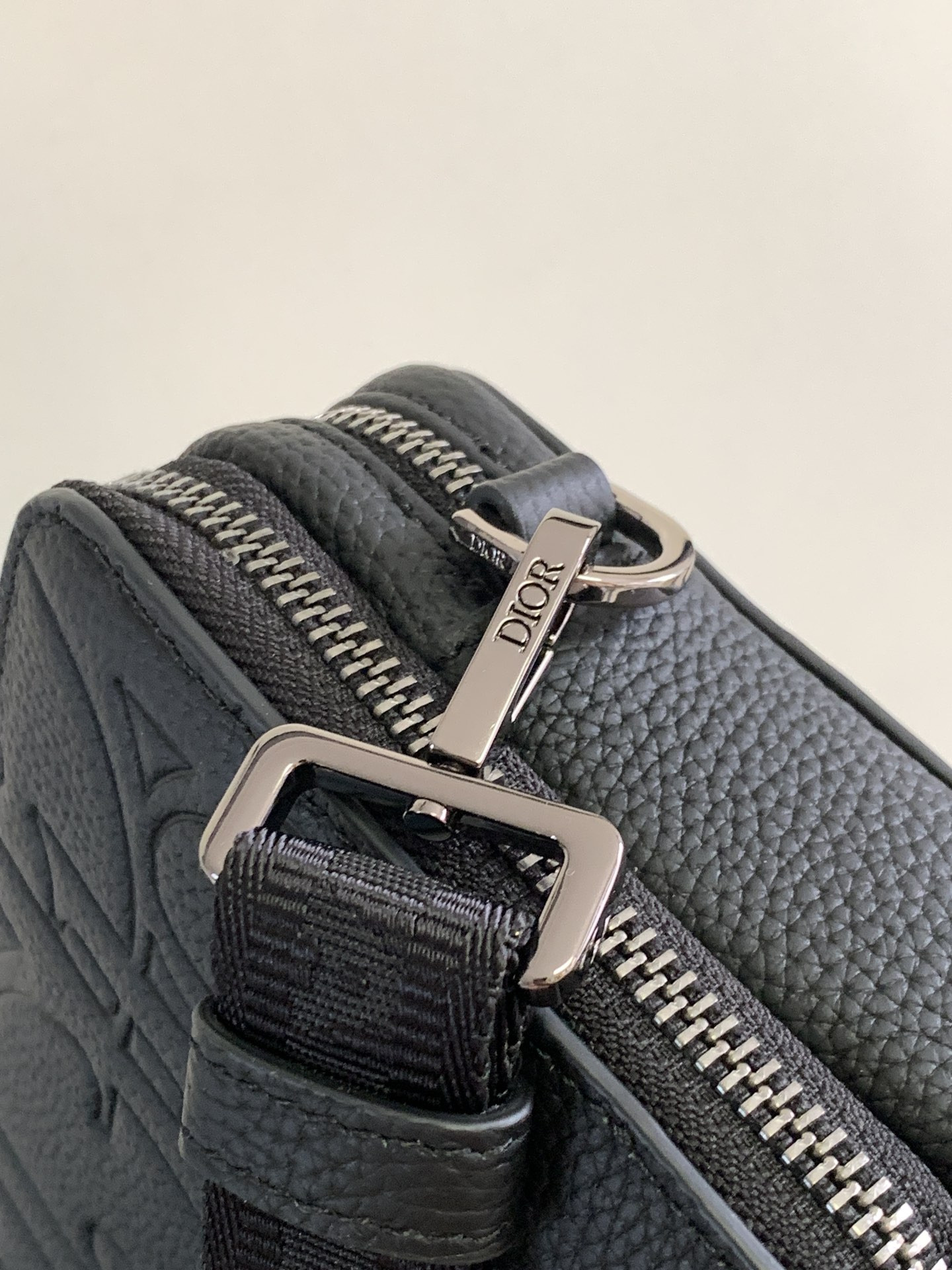 D*0r Zipped Pouch with Strap Black D*0r Gravity Leather 17 x 12.5 x 6 cm