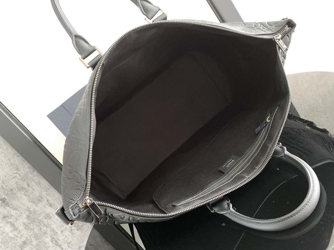 D*0r Weekender 40 Black D*0r Gravity Leather and Black Grained Calfskin  57.5 x 34.5 x 22 cm