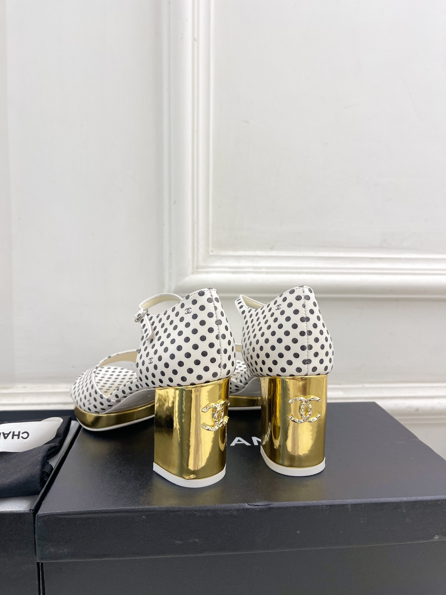 UA Ch*el HEELED SANDALS