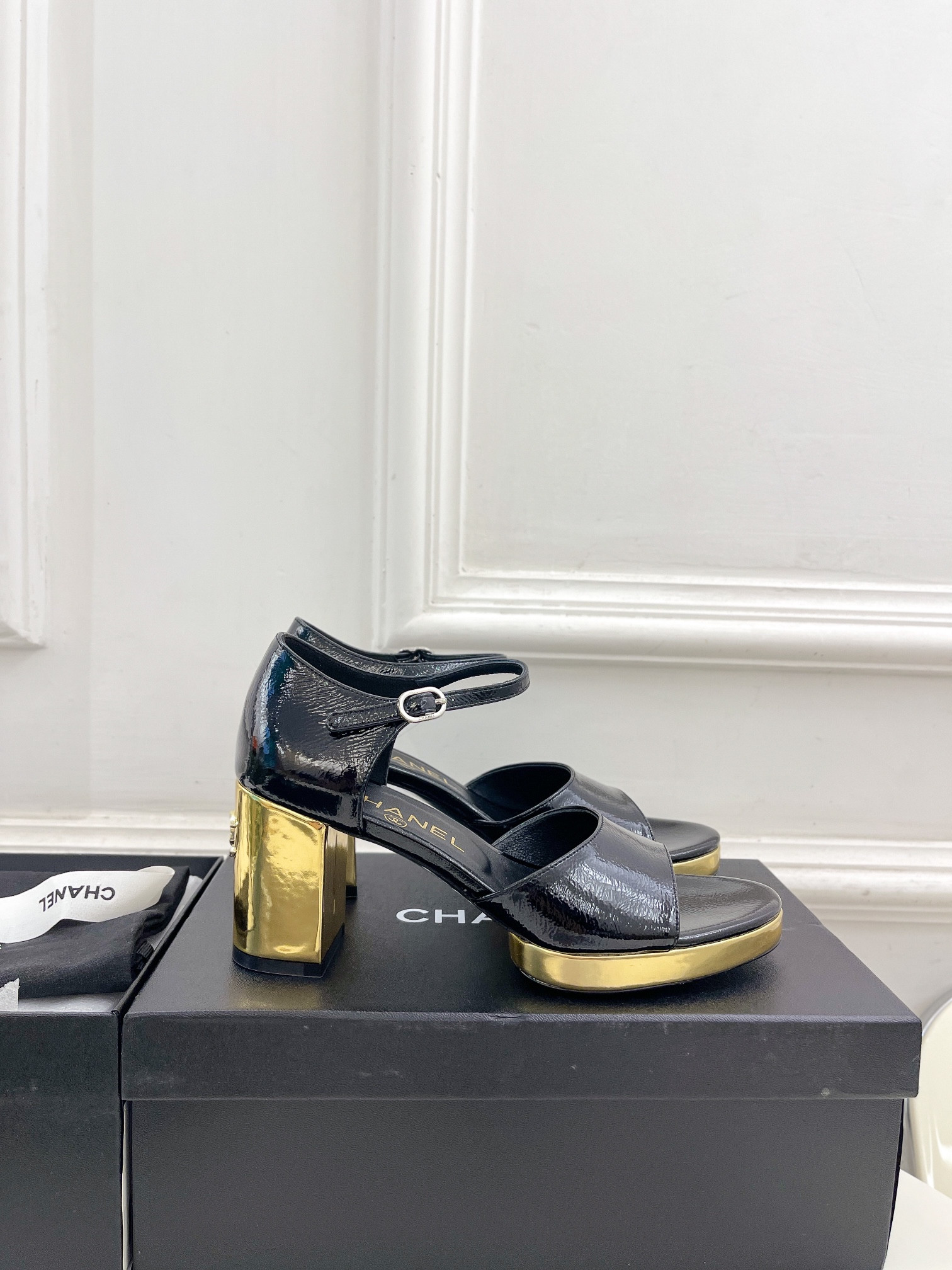 UA Ch*el HEELED SANDALS