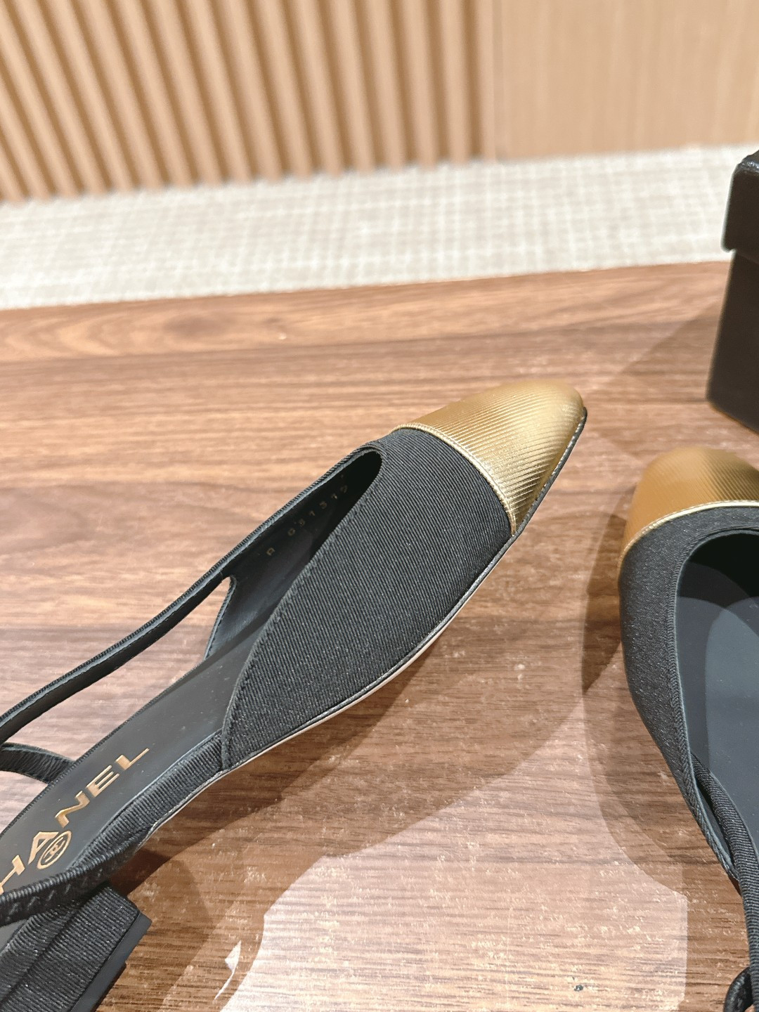 UA Ch*el SLINGBACKS FLAT