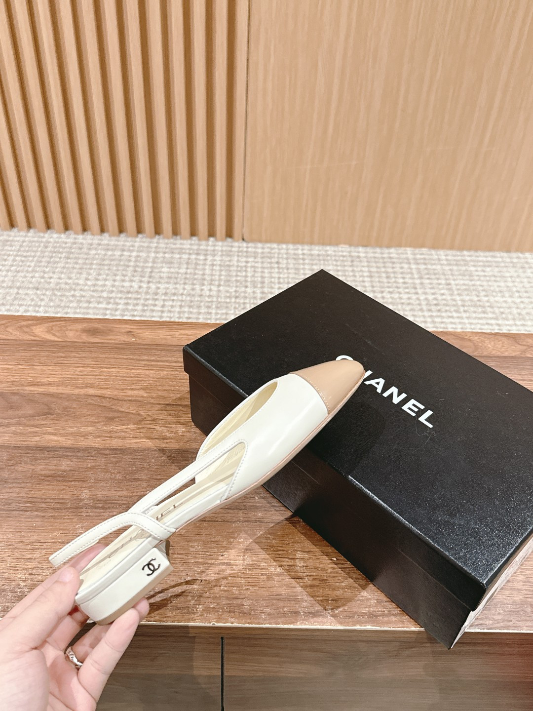 UA Ch*el SLINGBACKS FLAT