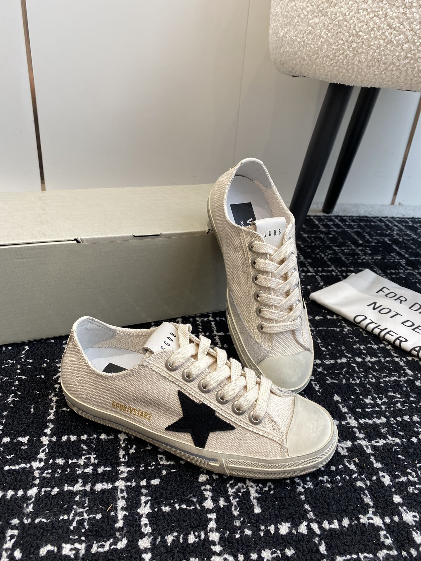 UA Golden Go*e V-STAR Sneaker