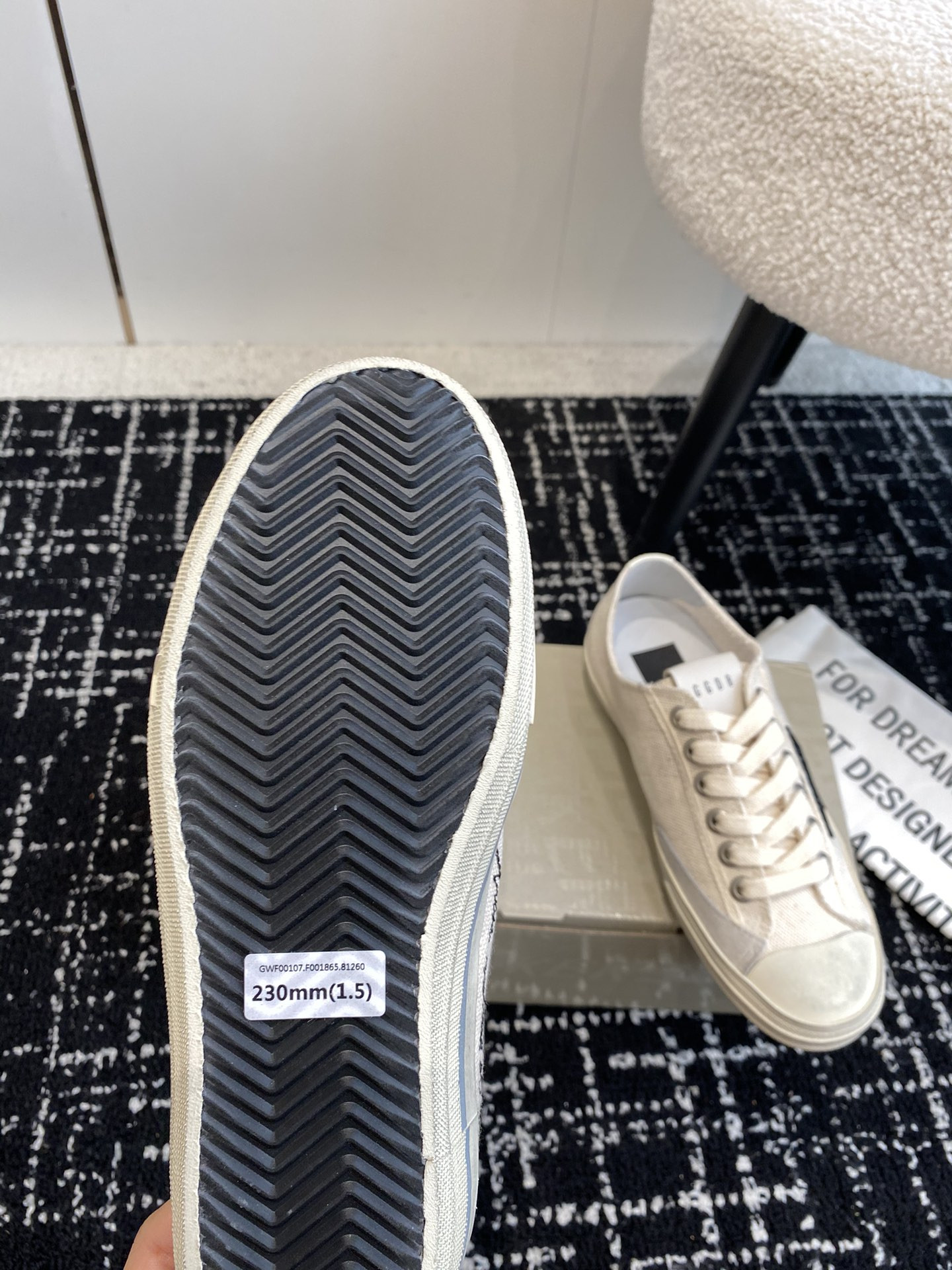 UA Golden Go*e V-STAR Sneaker