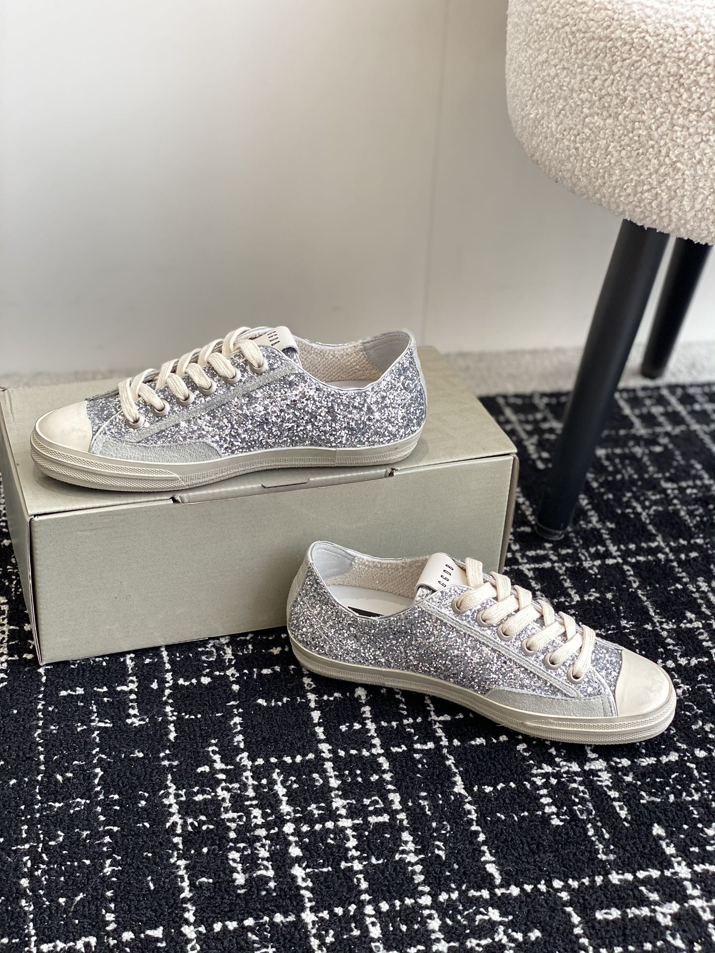 UA Golden Go*e V-STAR Sneaker